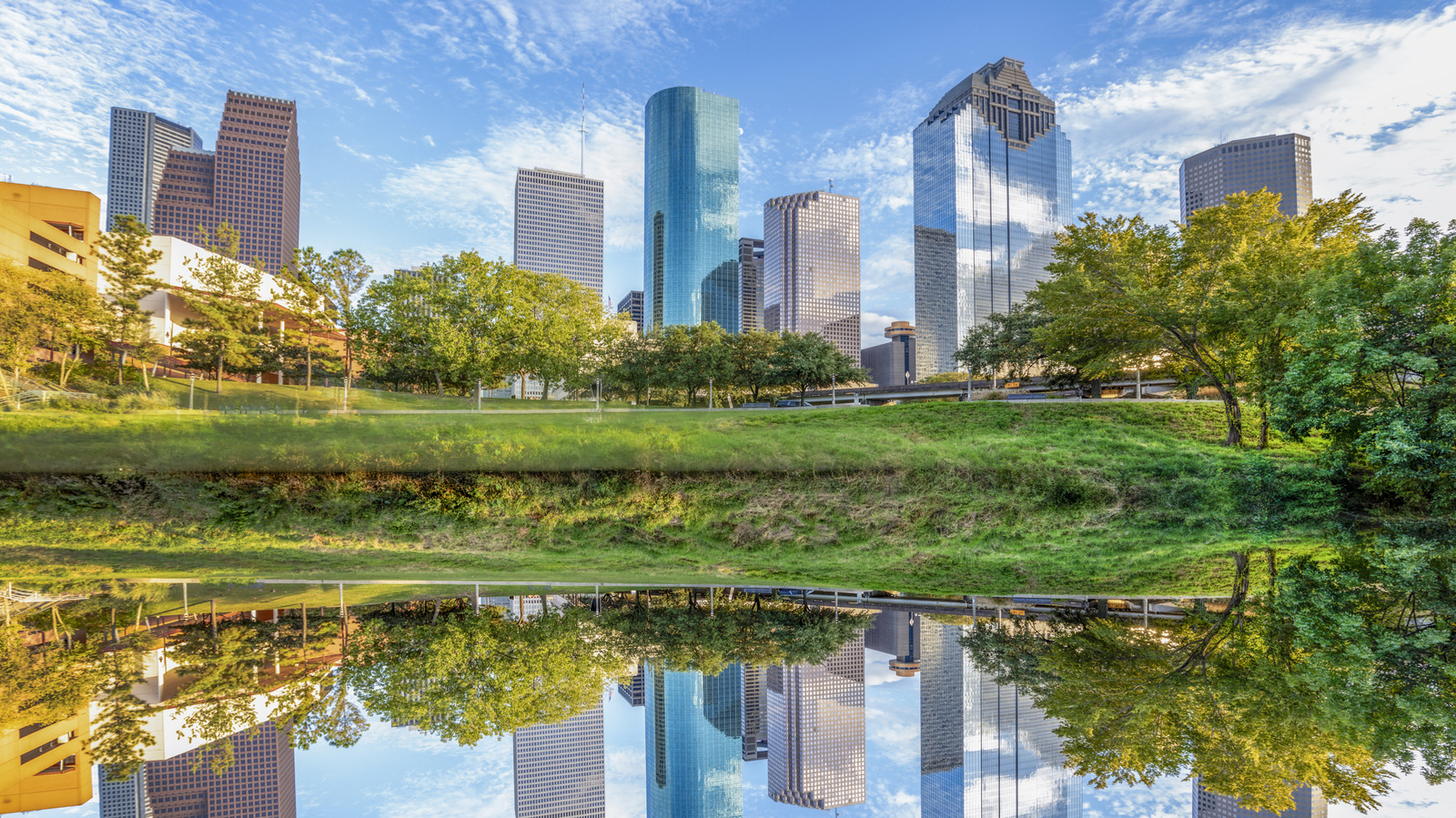 Outside Of Houston Is Texas' Best Suburb With A Vibrant Downtown And Family-Friendly Environment