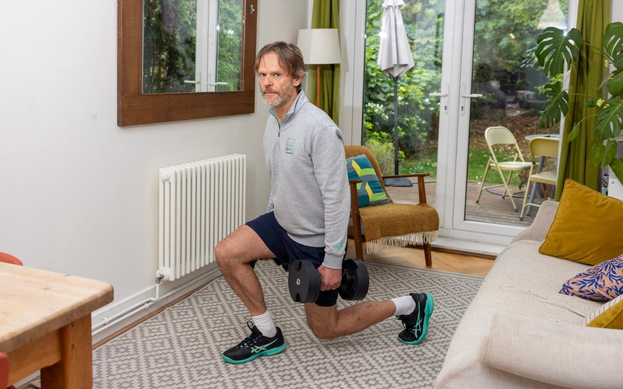 How to treat the most common midlife knee injury (without surgery) - AOL