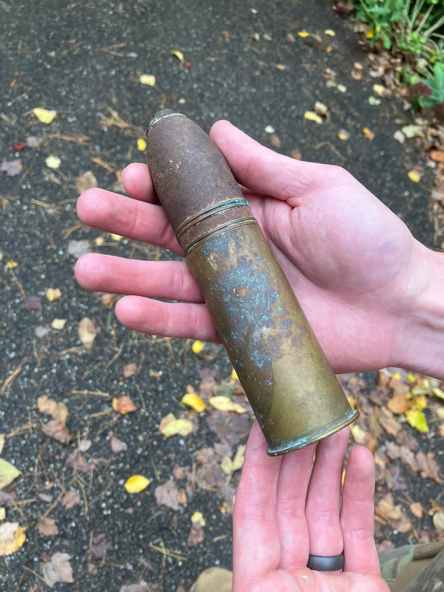 Bomb squad helps Paxton homeowner get rid of WWI artillery shell - AOL