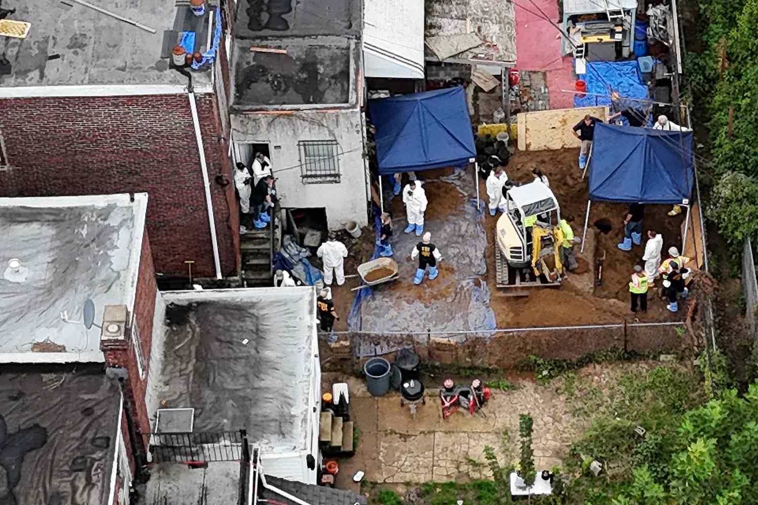 New Photo - Bones Discovered in Backyard of Philadelphia House of Horrors, Days After DNA Was Found amid Ongoing Search for 7 Missing Women