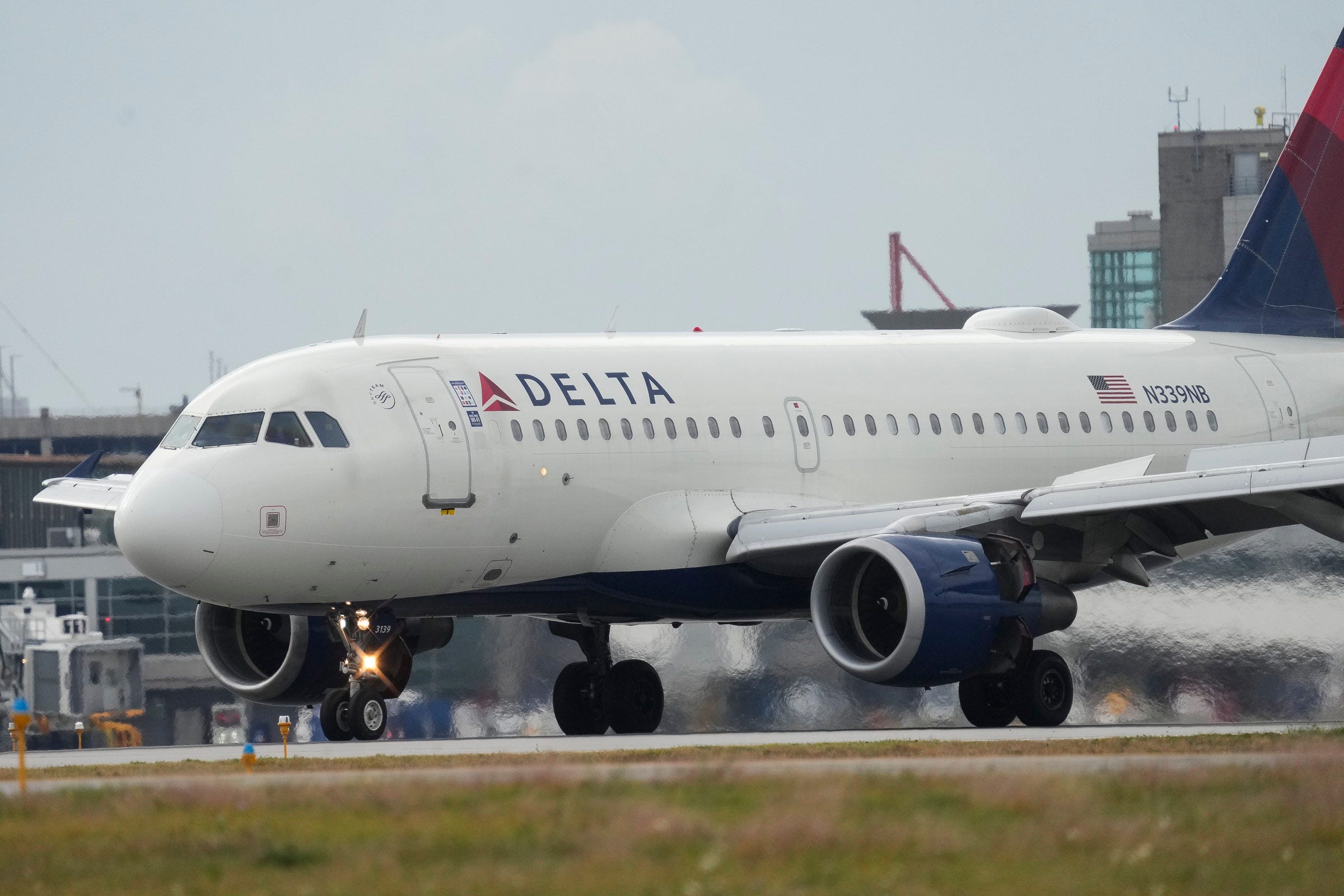 Delta adds flights at Fort Myers airport. Destination, dates