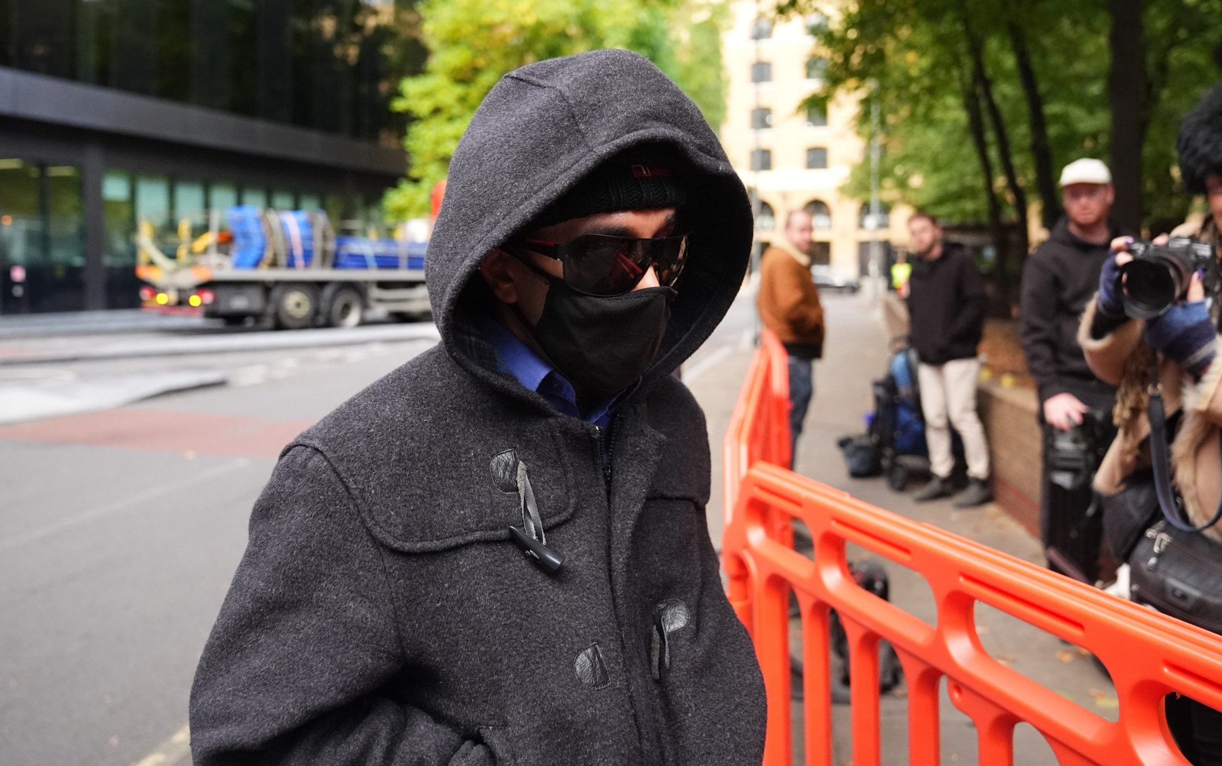 Civil servant with five jobs ‘couldn’t perform basic tasks on time’ - AOL