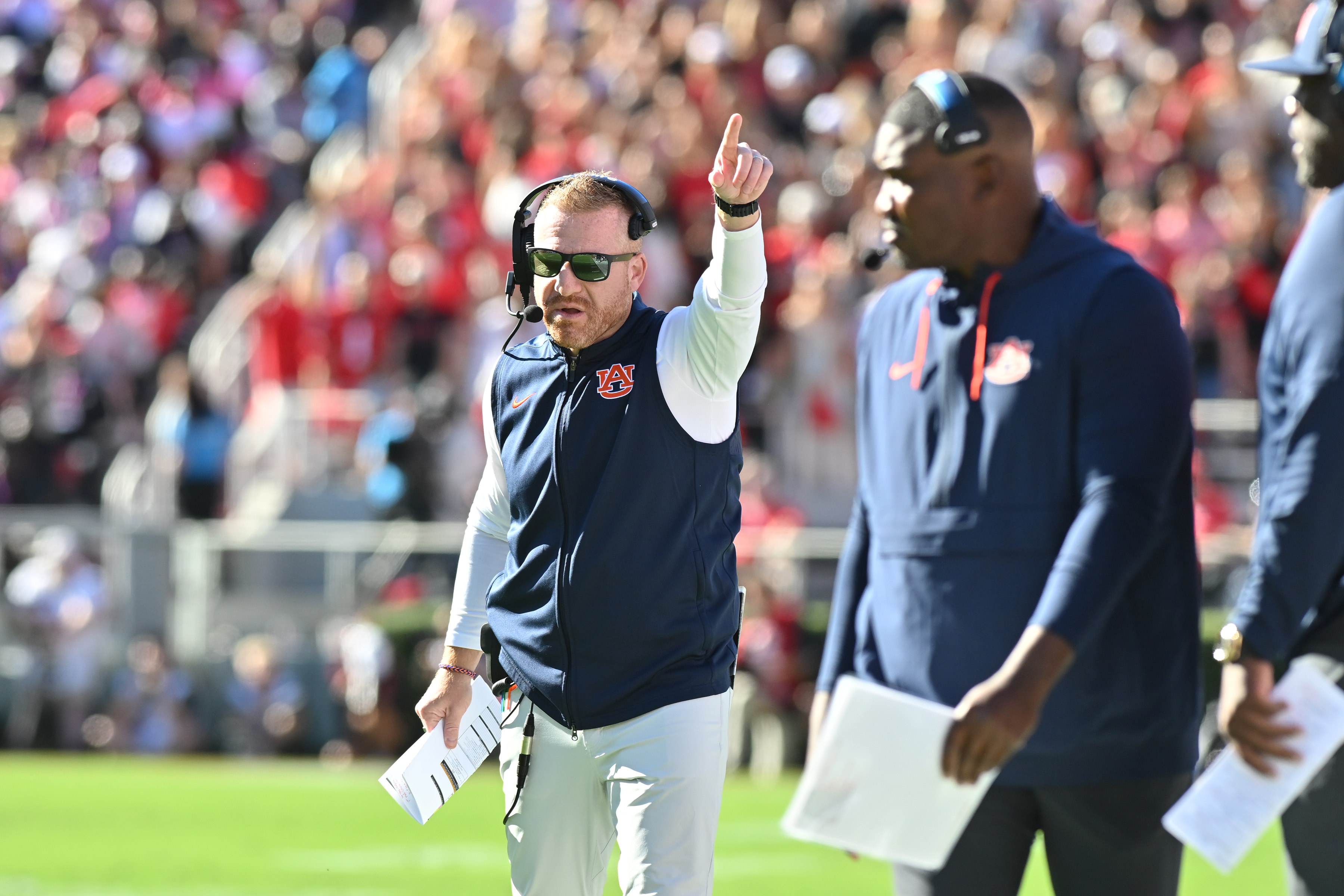 New Photo - No. 1 Georgia turns the ball over 3 times as Auburn shocks Bulldogs 27-24 with last-second field goal