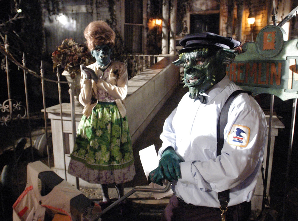 15 Spooky Secrets About the Halloweentown Franchise Revealed - AOL