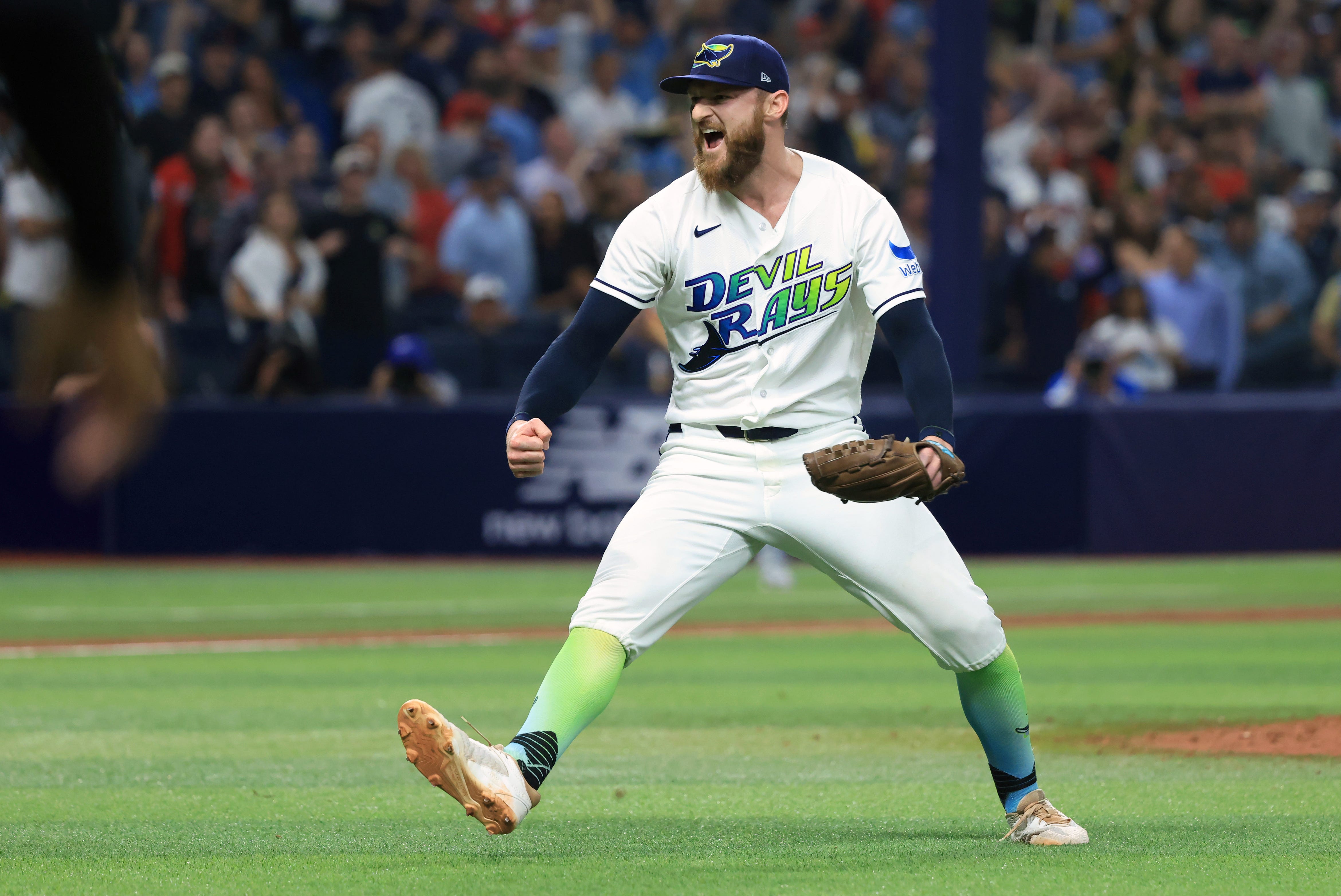 Ticket prices to ALCS Game 5 have dropped nearly 40% since Thursday - AOL