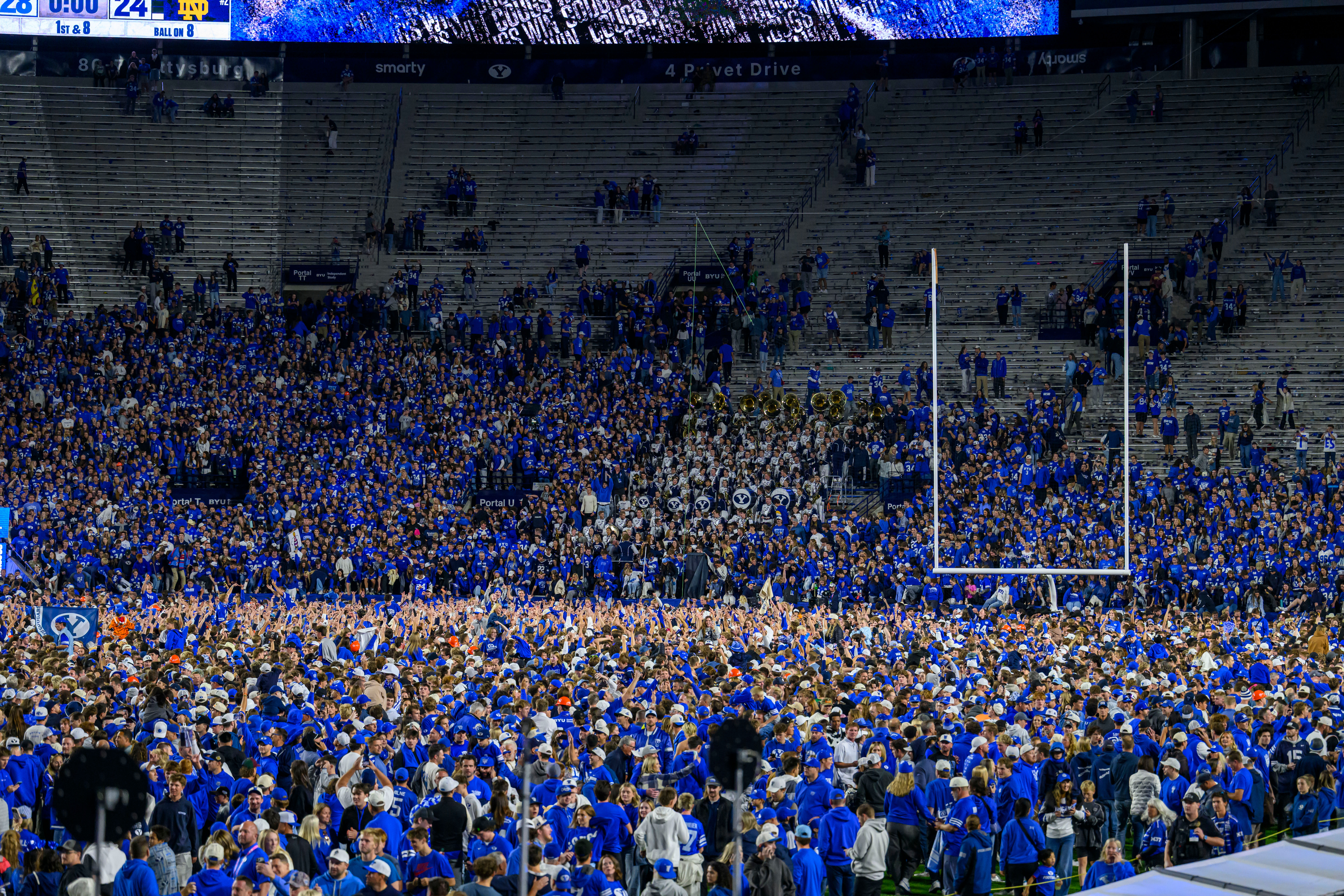 New Photo - Shakeup Saturday: 5 of the top 7 teams in the Top 25 lost in the regular season for the first time