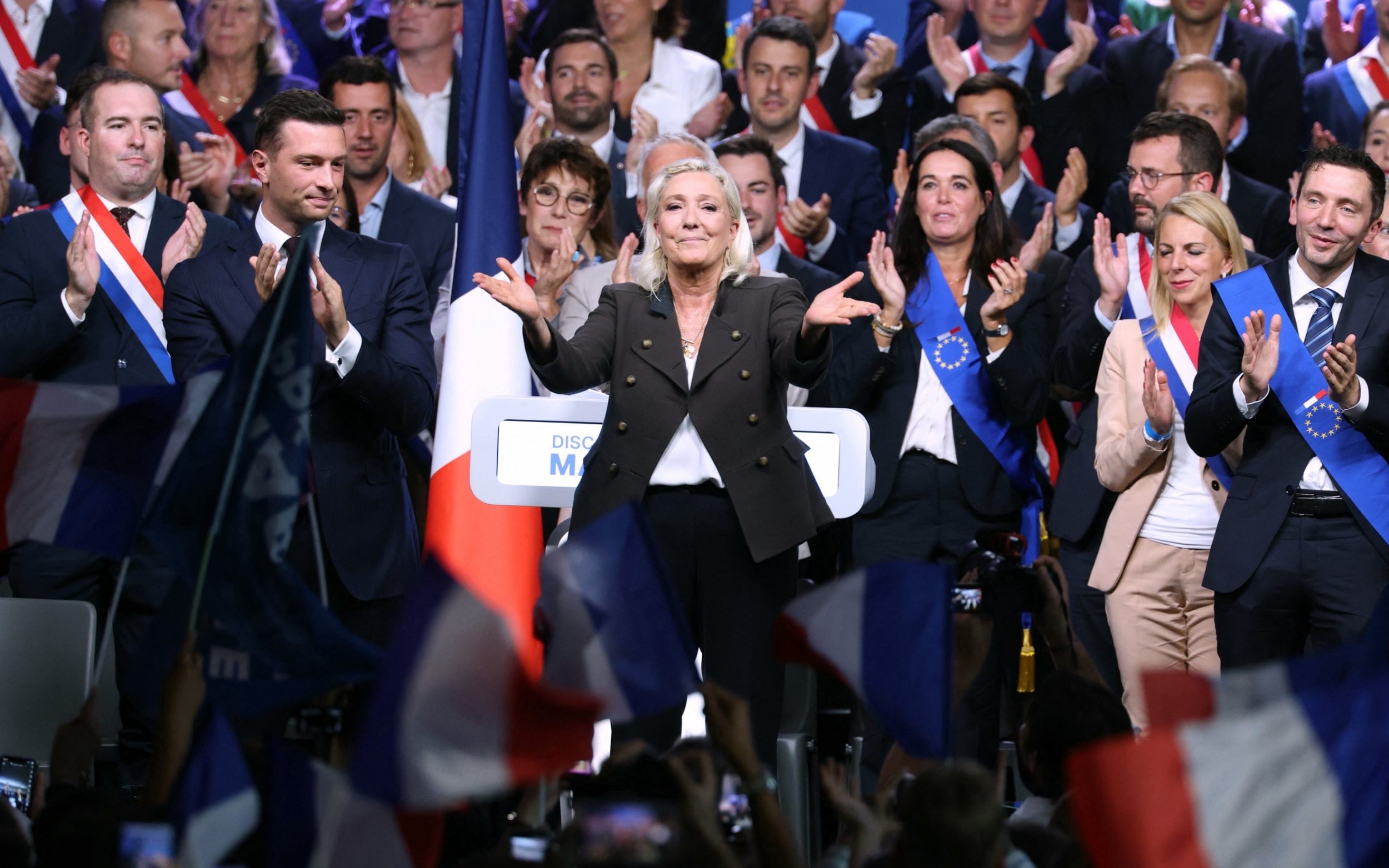 EU rushes to sanction Russia in case Le Pen takes power