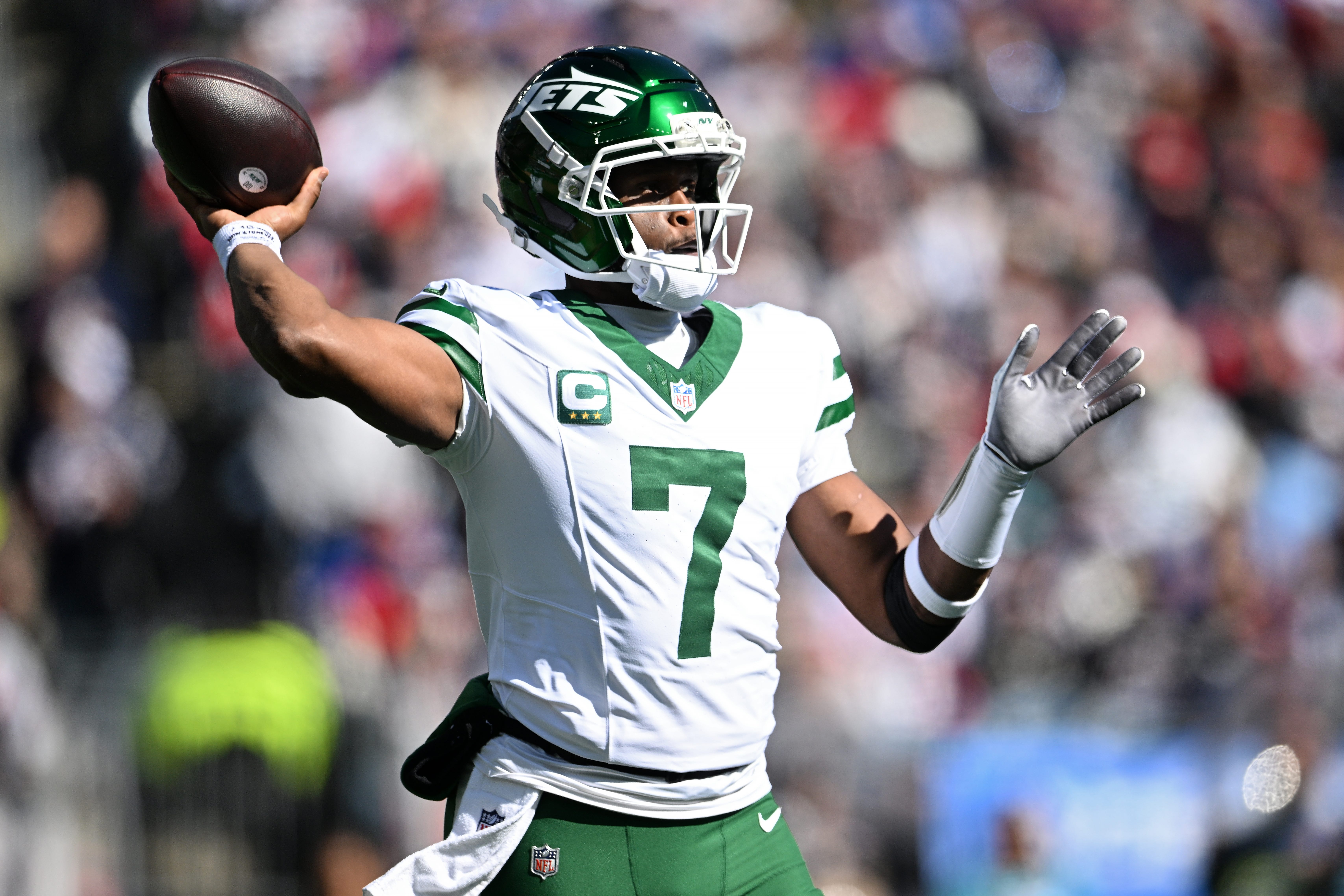 Geno Smith goes for 252 yards, TD in Week 6 - AOL