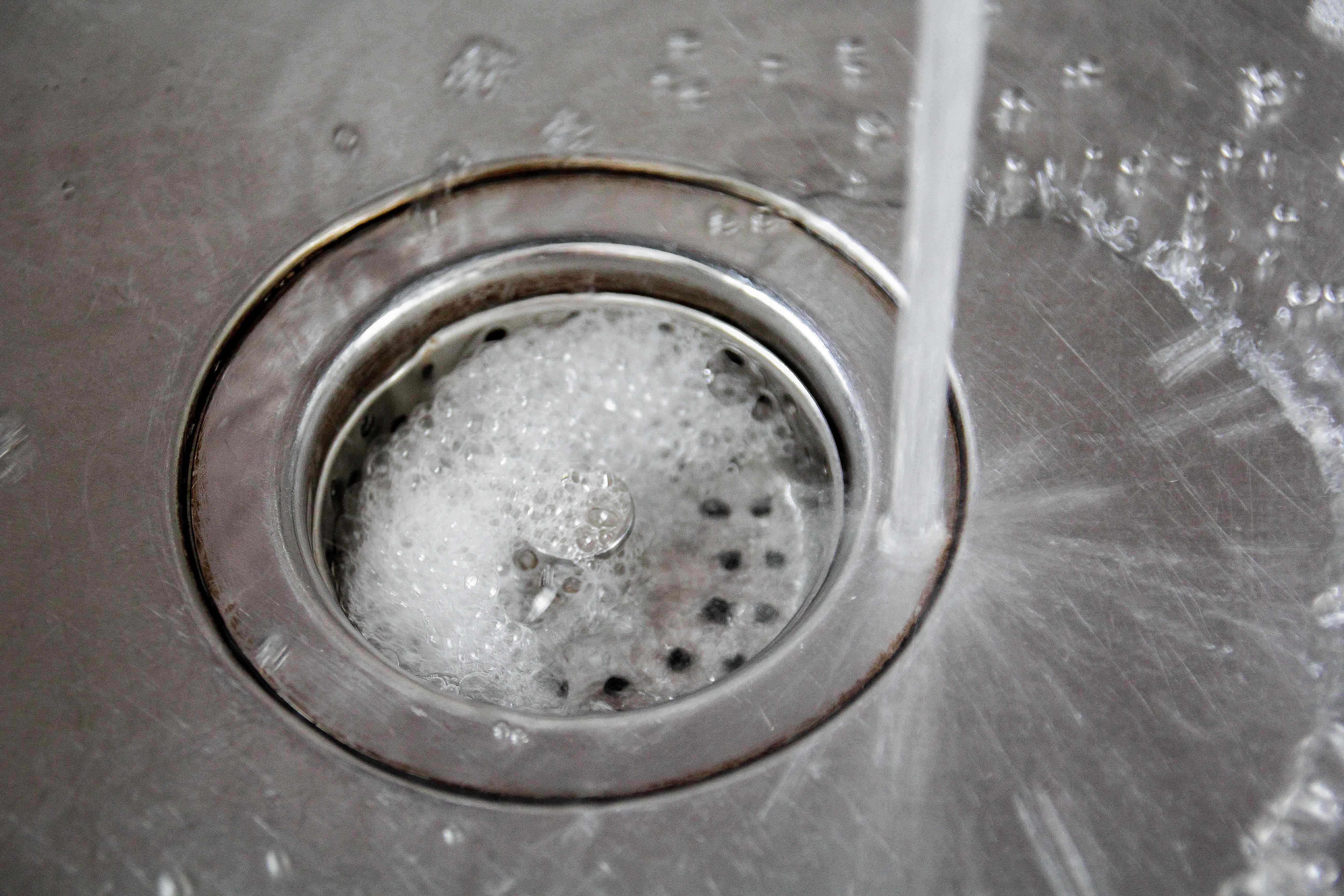 Surubping The Dishwasher Tablet Trick That Makes Your Sink Shine Without ...