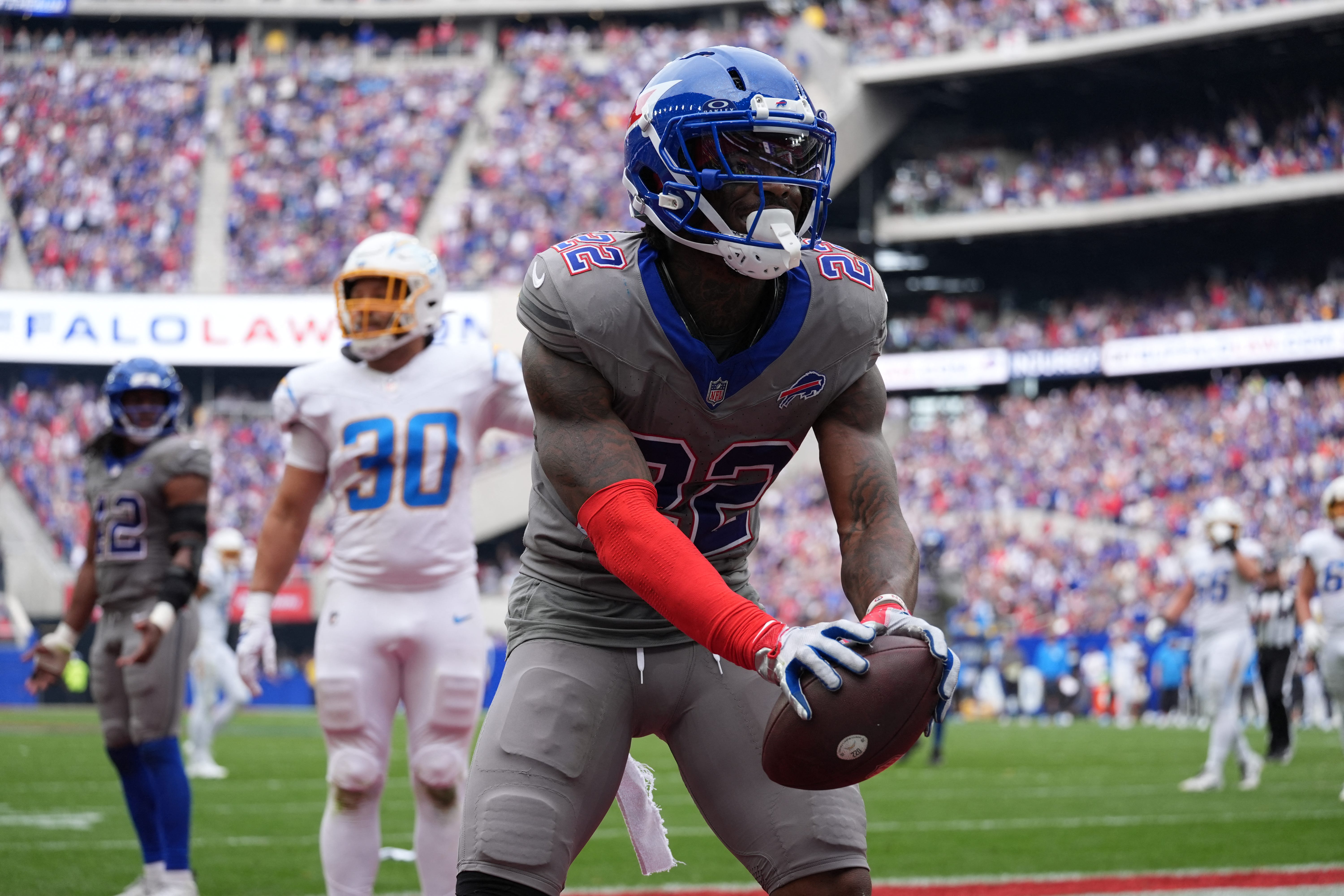 New Photo - Bills player apologizes after being ejected for spitting on Raiders star
