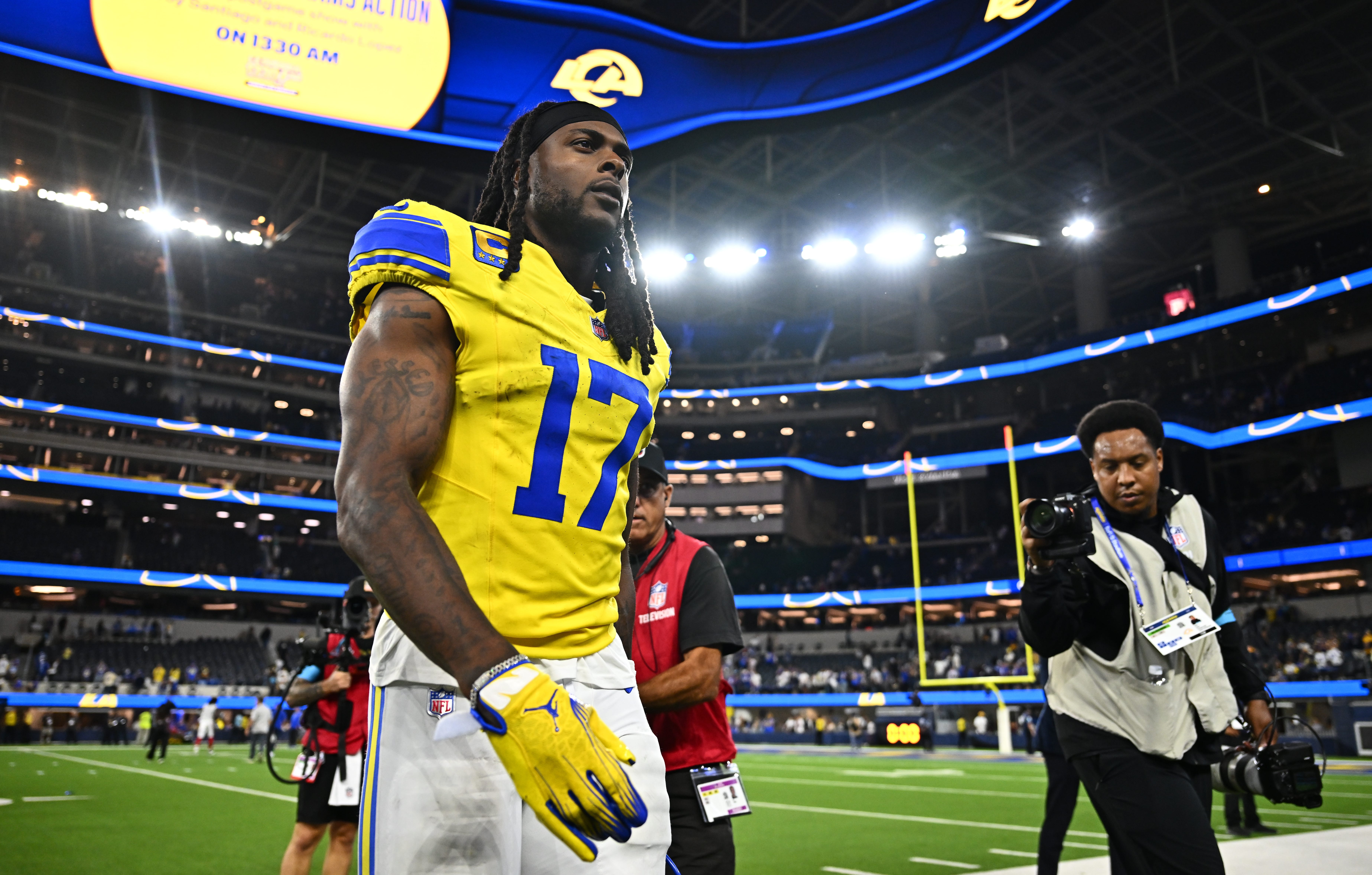 Davante Adams lost to major injury as Rams set to face Raiders Week 7 - AOL