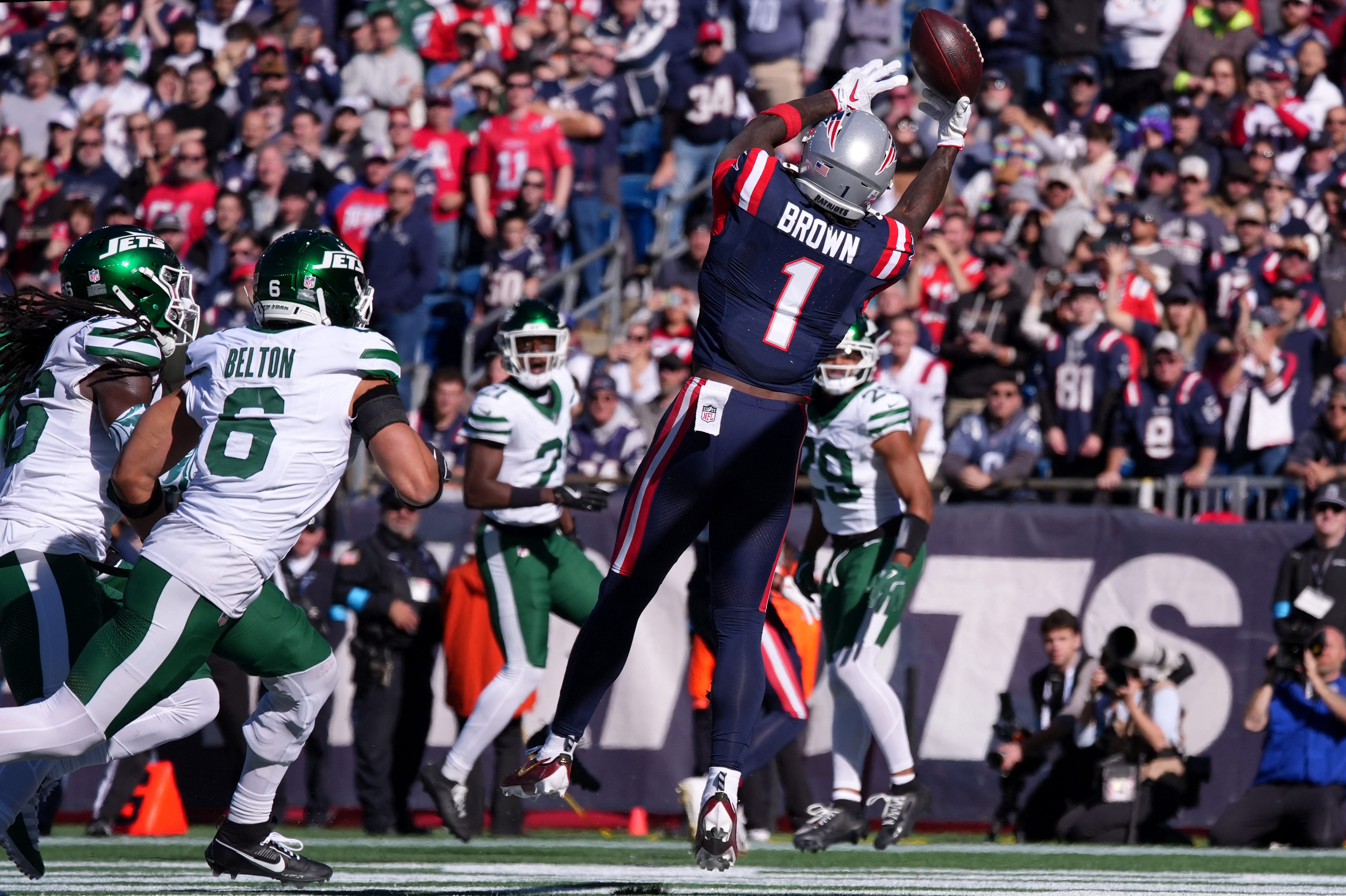 A.J. Brown targeted 10 times in return vs. NY Jets - AOL