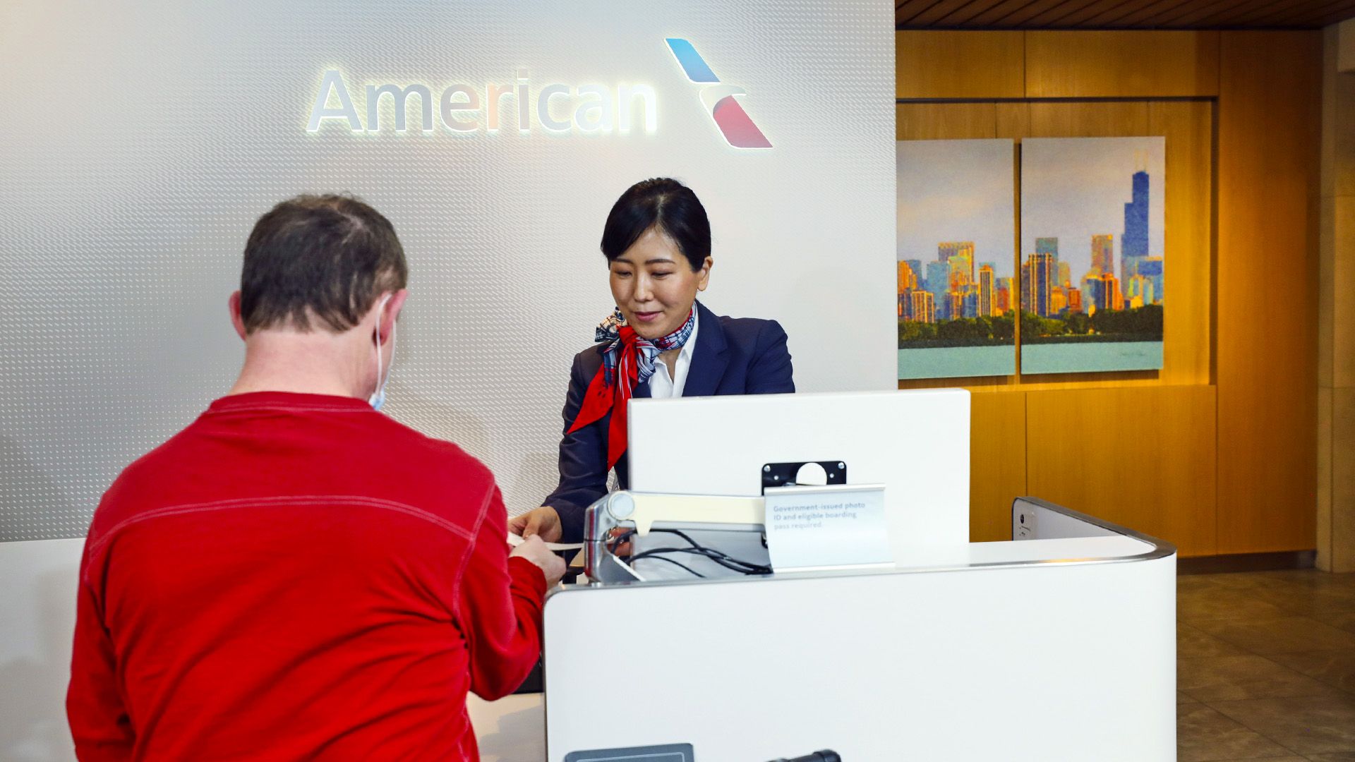 Drss Code Sign American Airlines Gate Agents Let Passenger Board Despite Hygiene Dress ...