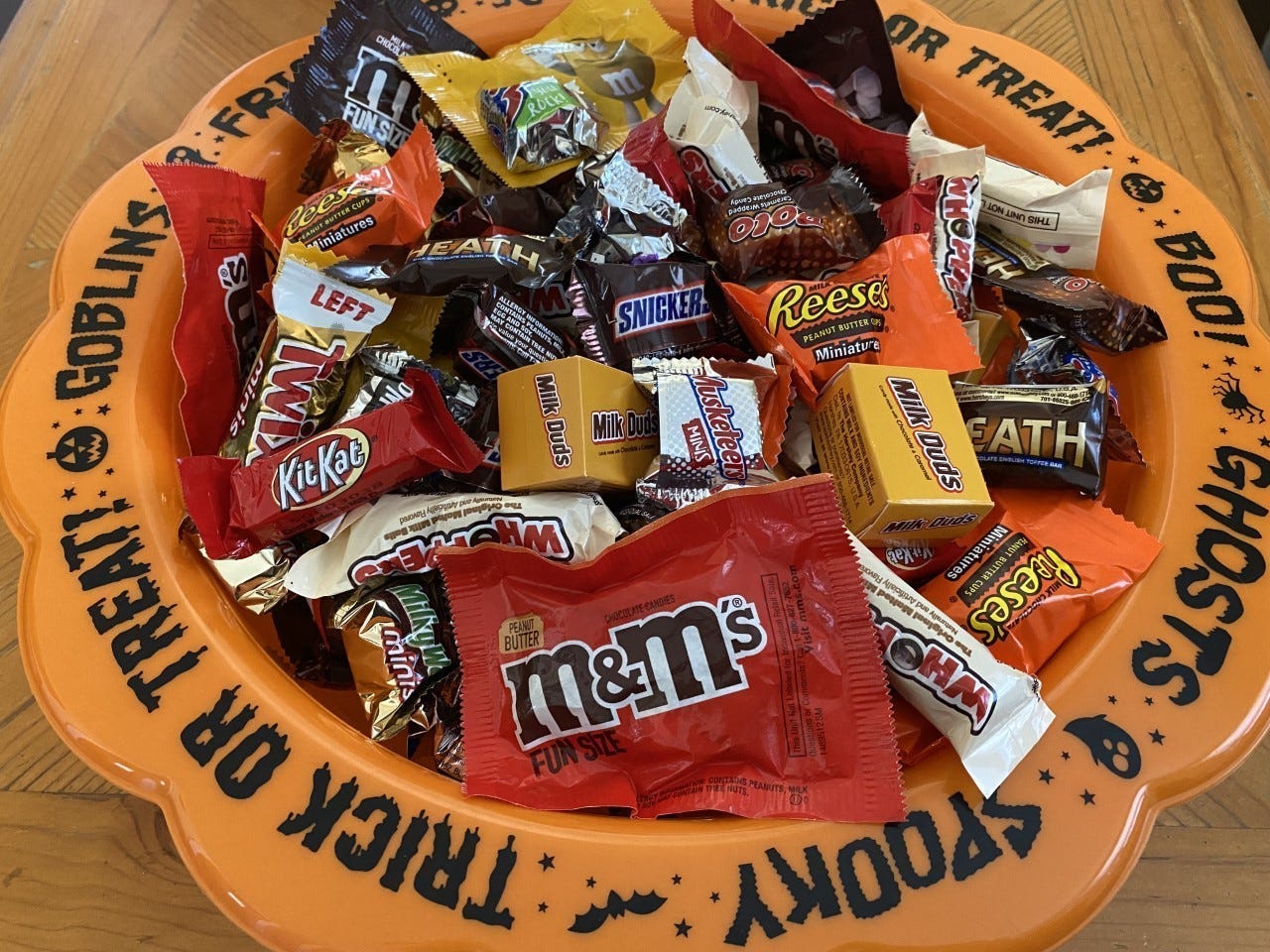 A sex offender made fancy Halloween displays. The state tried to keep kids away