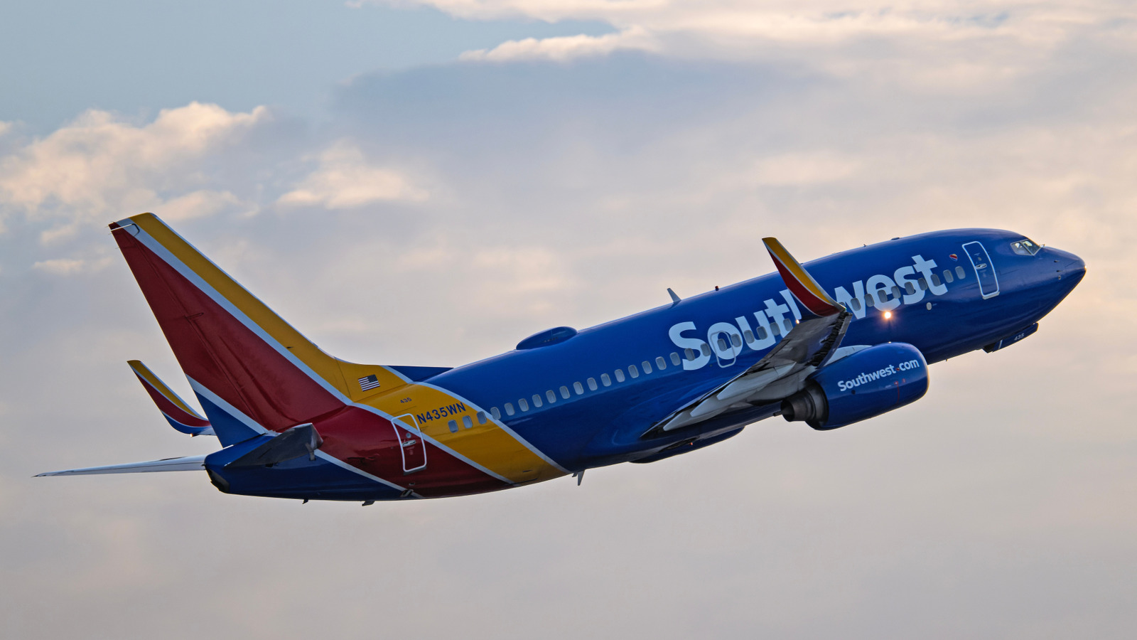 How Much Fuel Does It Take For A Boeing 737 To Fly At Max Range?