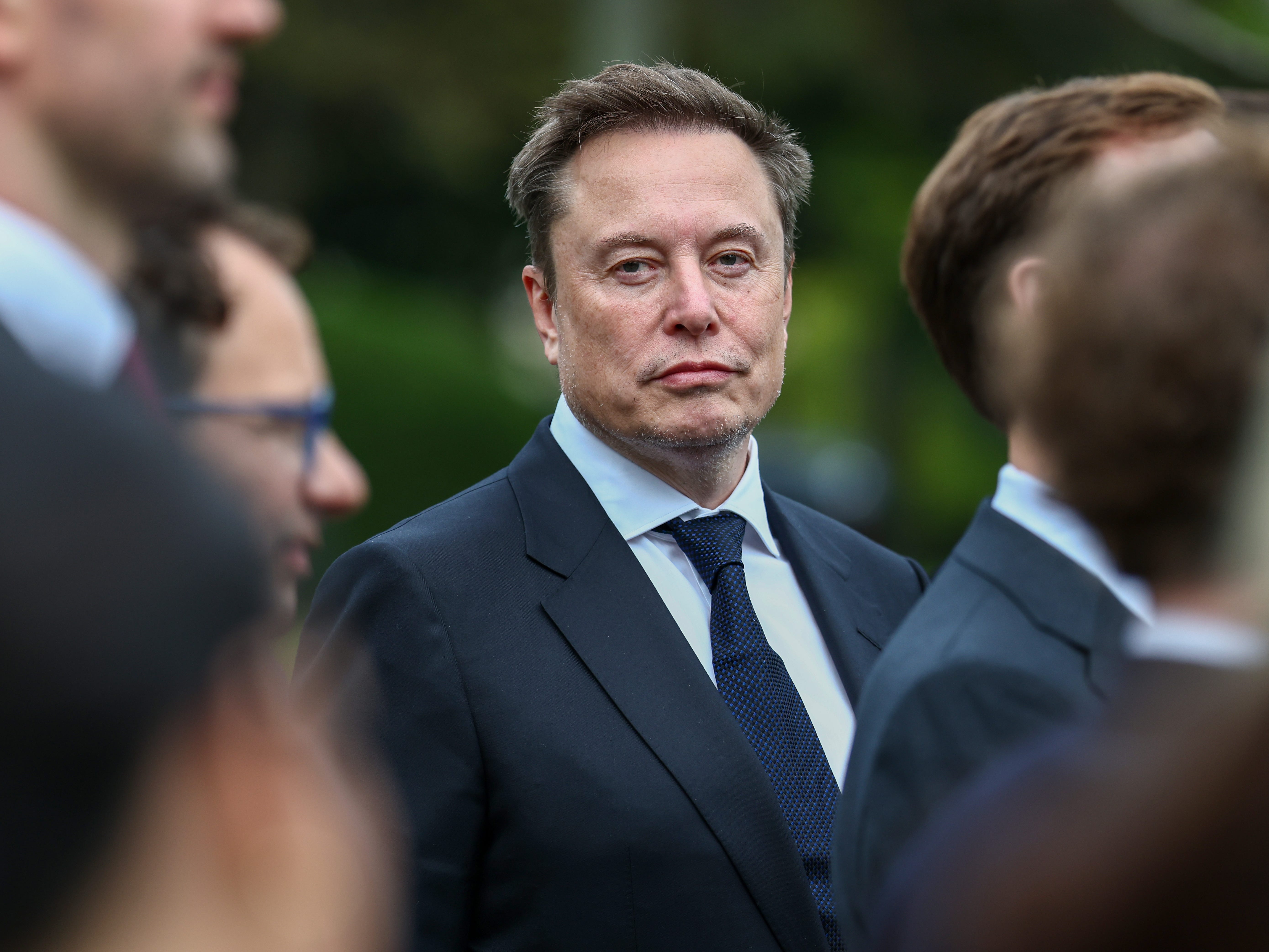 New Photo - Elon Musk says he'll give every child in America a share in SpaceX
