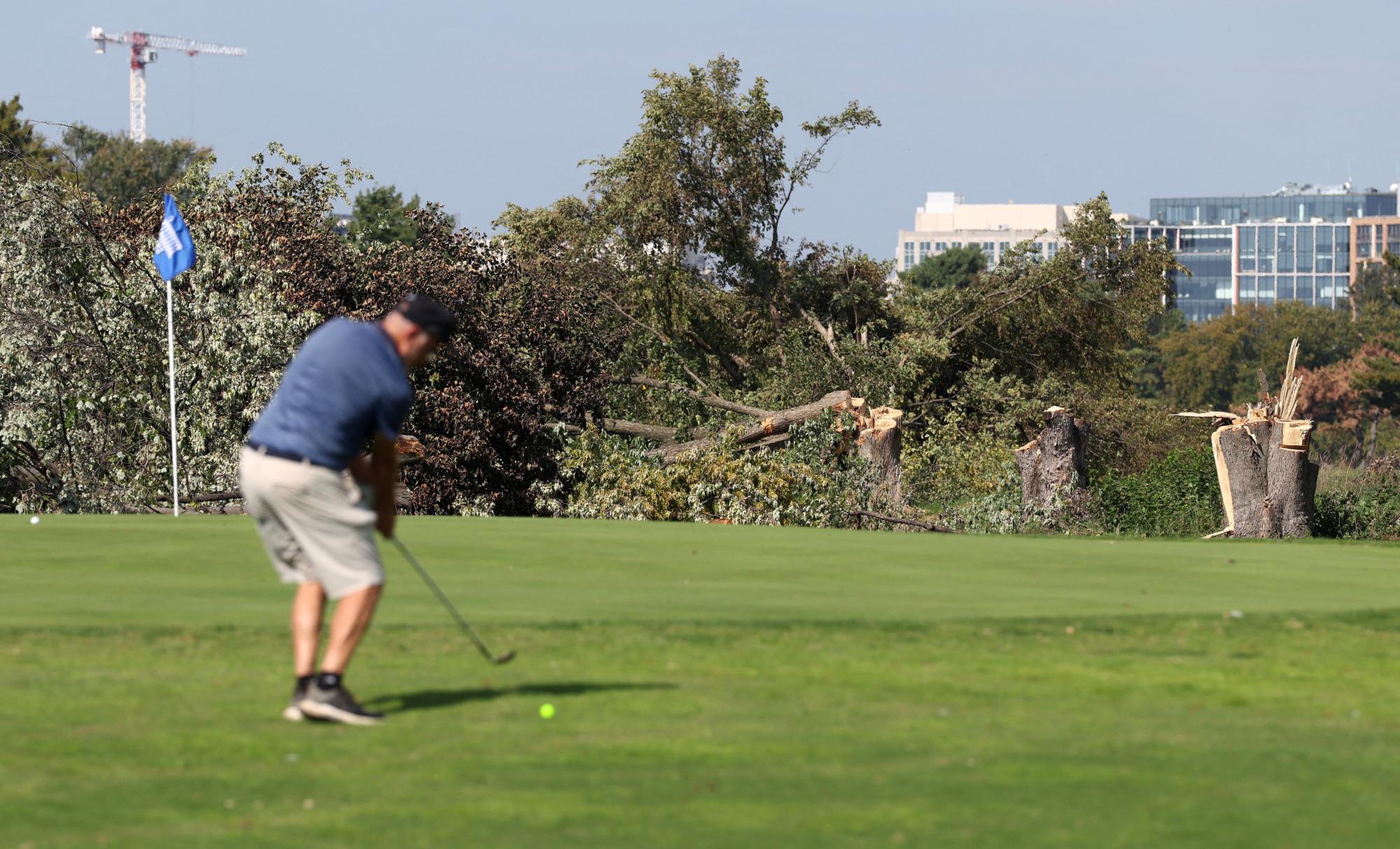 Trump defies judge to start DC golf course restoration