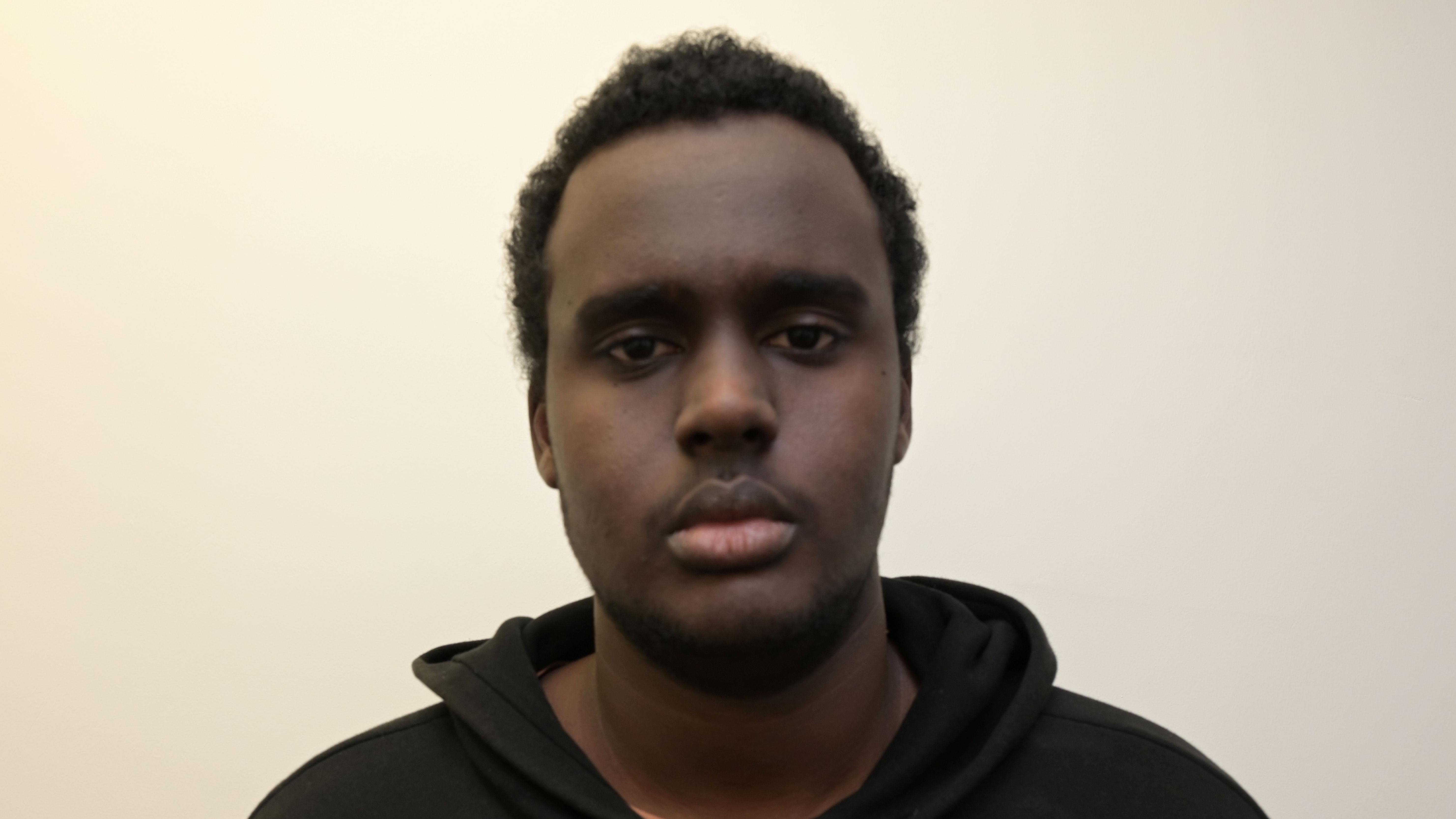 Extremist who attempted to become IS martyr jailed