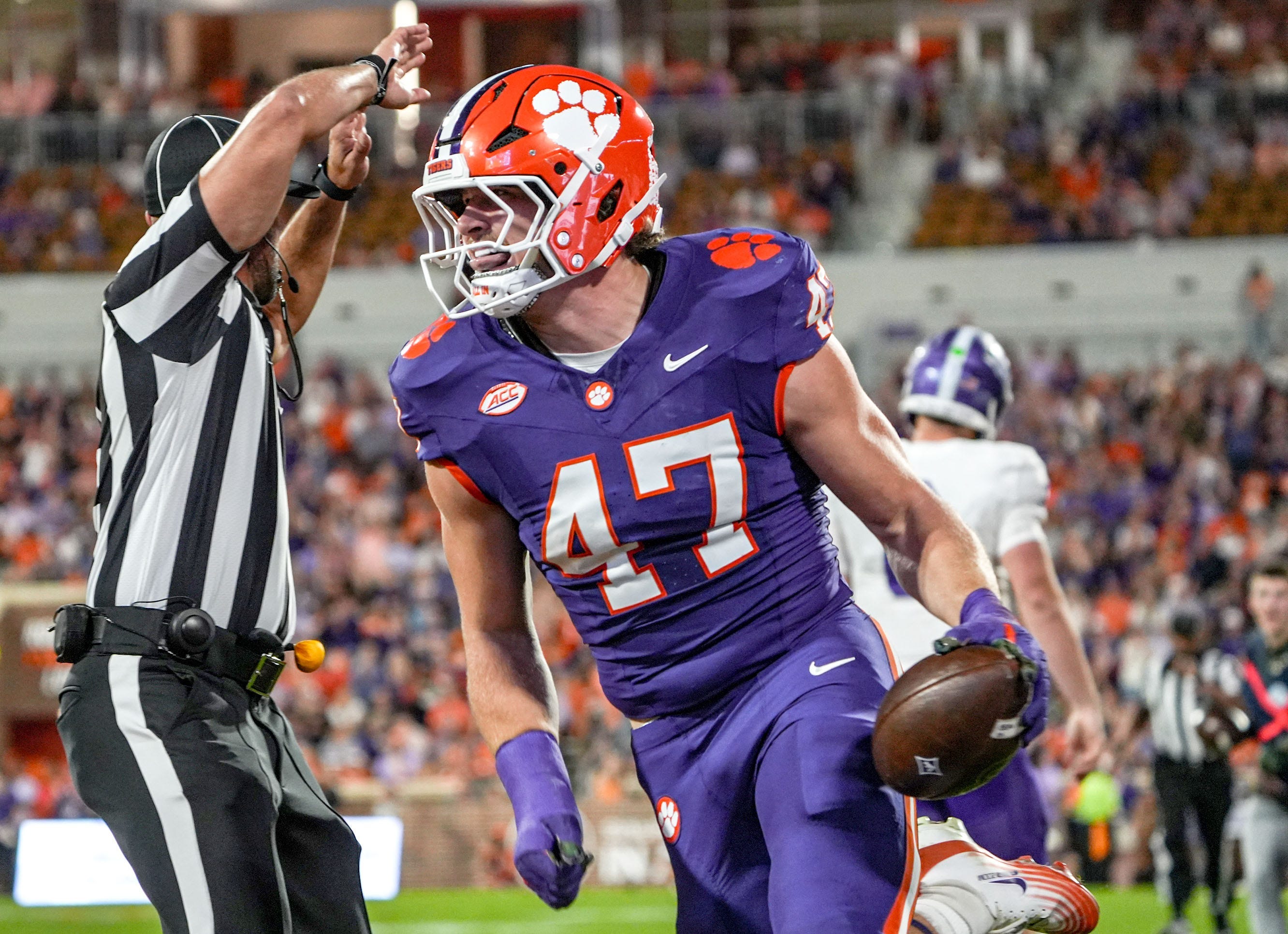Broncos select Clemson linebacker in 2027 NFL mock draft