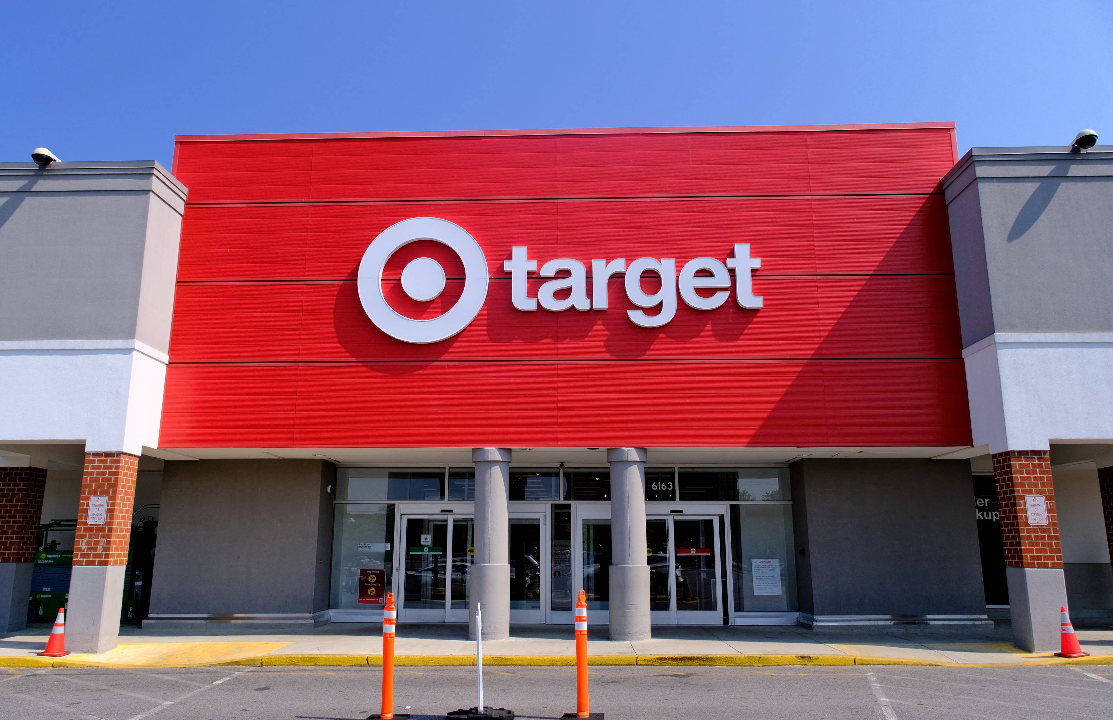 Target's $40 Crossbody Bag Features a Convenient Built-In Dog Waste Bag ...