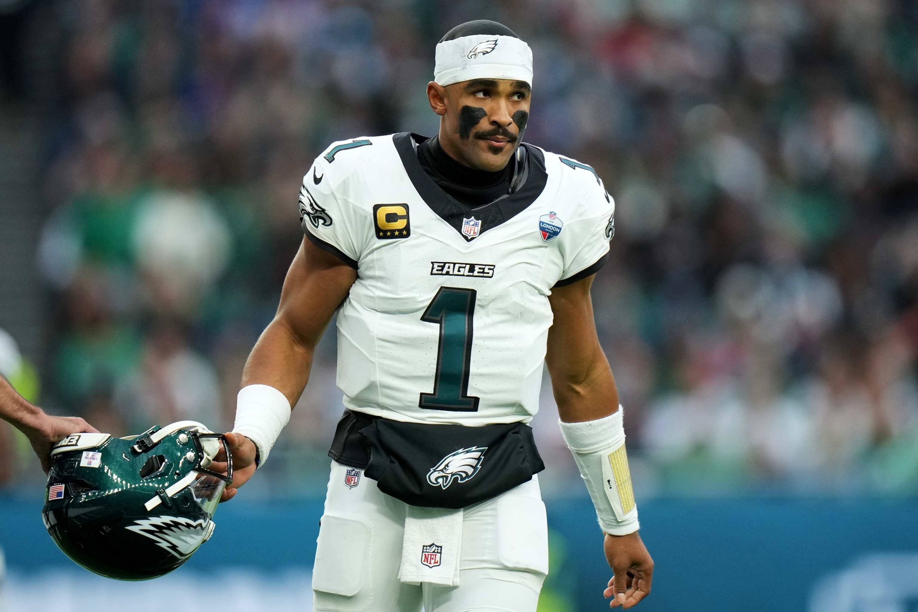 Eagles coach defends handling of Jalen Hurts' blood clots diagnosis