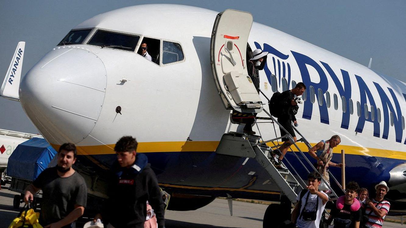 Ryanair offered £67m grant for NI engine facility