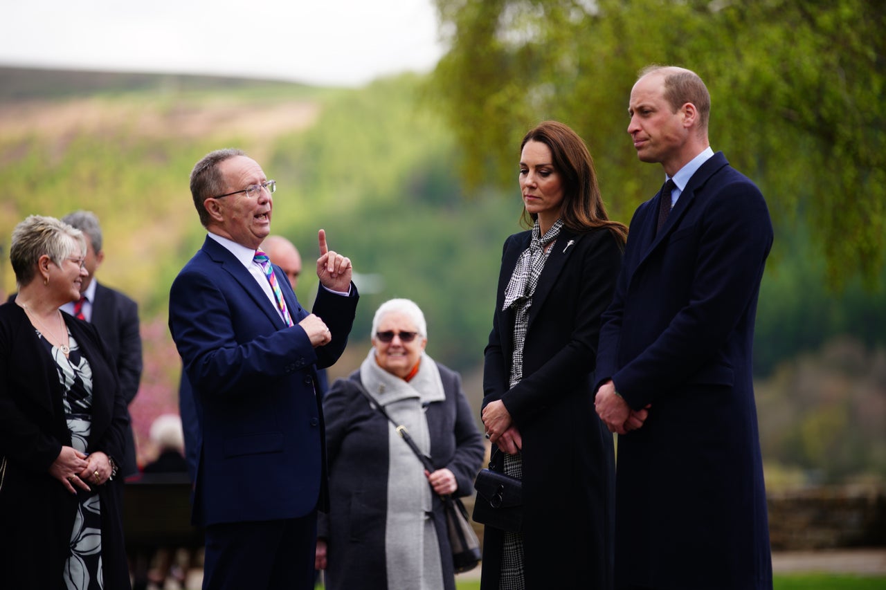 King, Queen and Prince William join survivors to mark disaster’s 60th ...