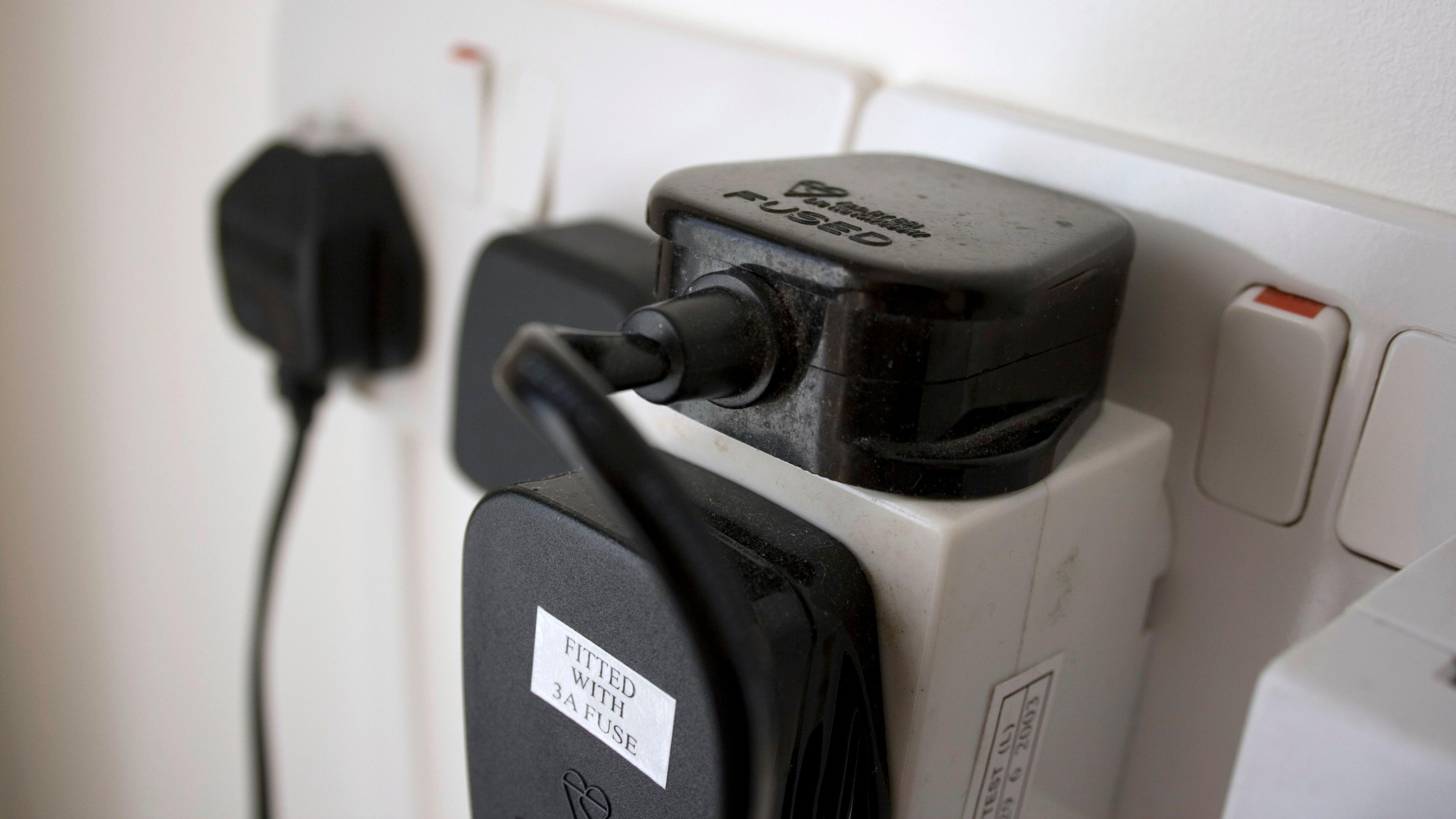 Substation fire causes 3,000 homes to lose power - AOL