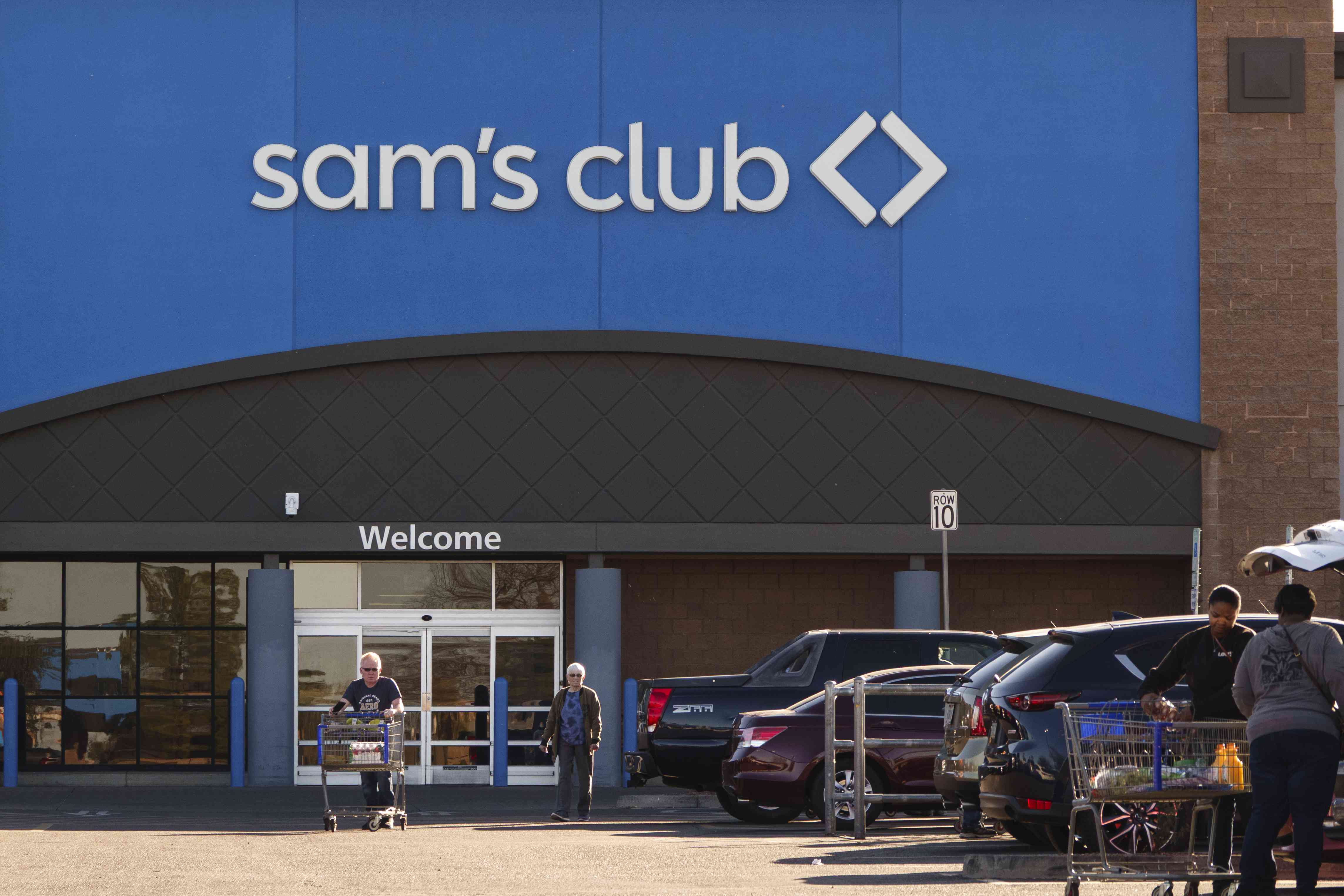 Walmart Just Made It A Lot Cheaper To Shop At Sam’s Club—Here’s What To Kn...