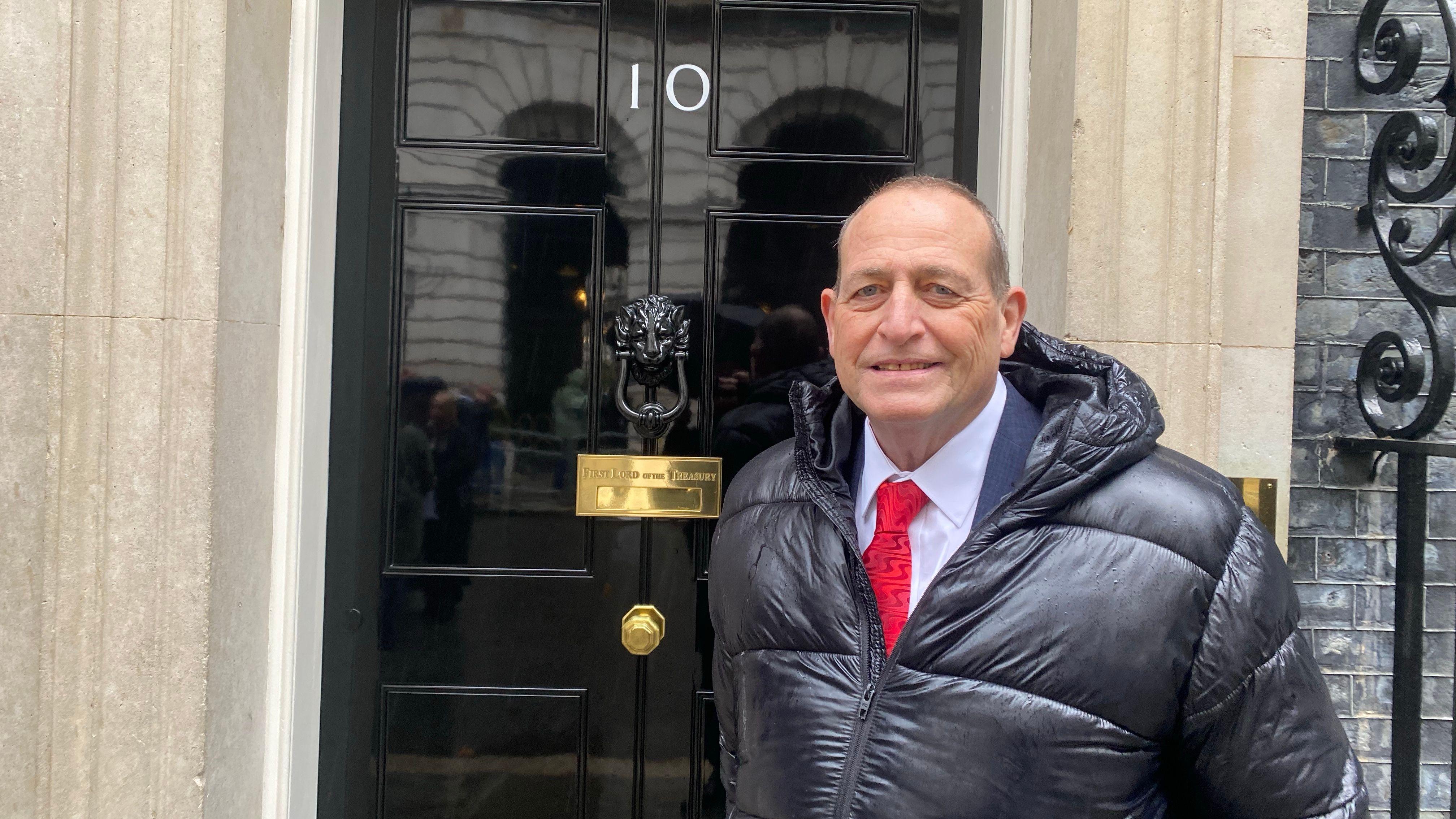 Cancer patient takes hospice funding plea to PM
