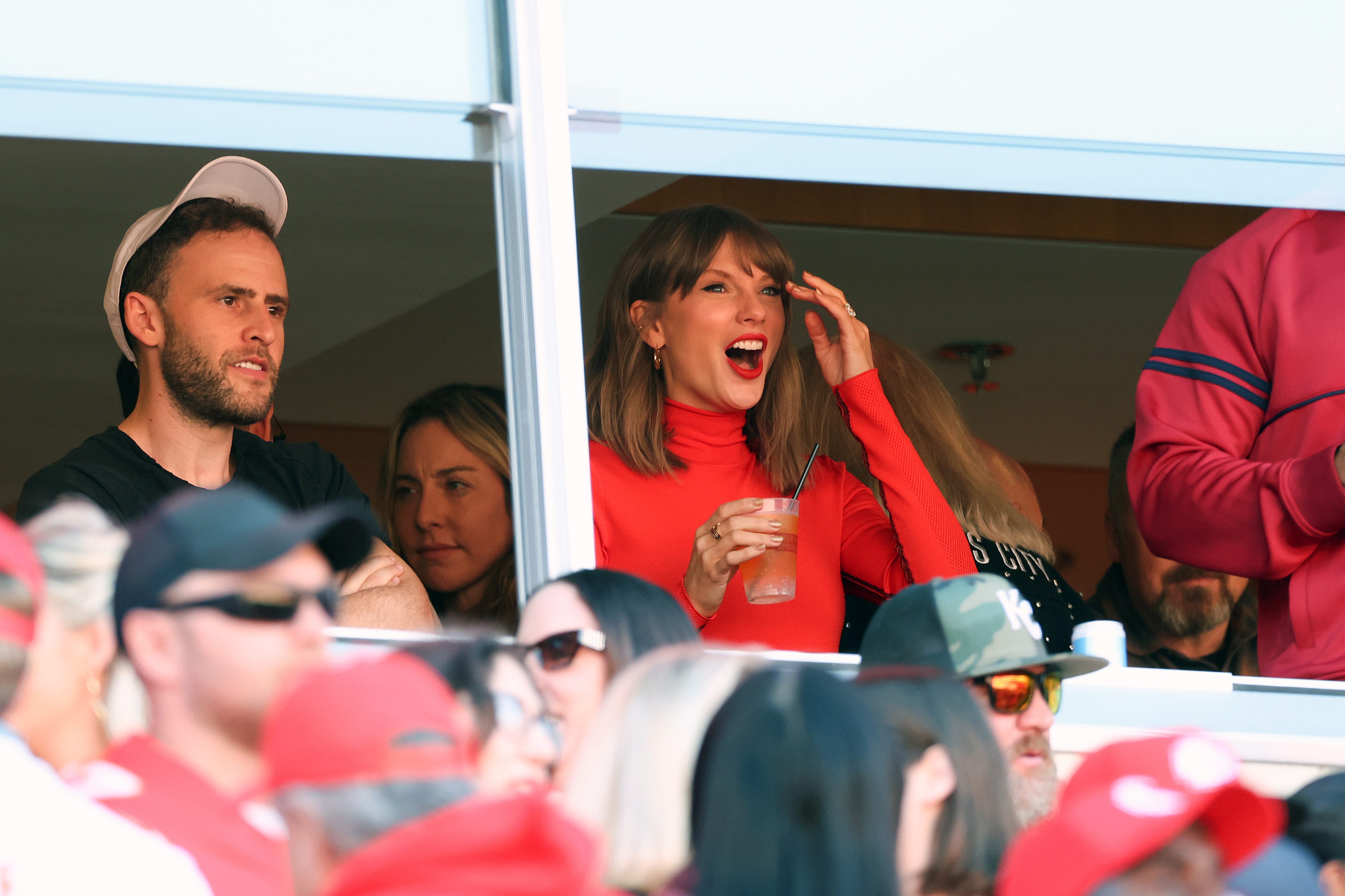 Travis Kelce reveals Taylor Swift reaction to early Jason Kelce call ...