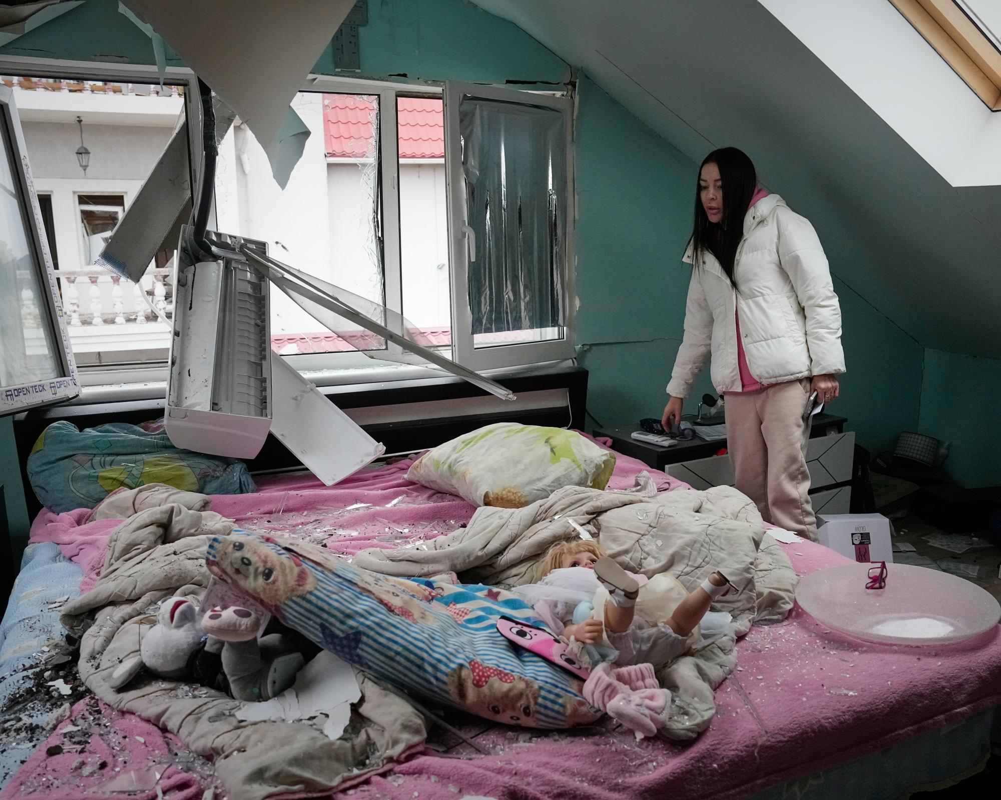 Russia bombards Kyiv with missiles hours after agreeing to resume talks with Ukraine