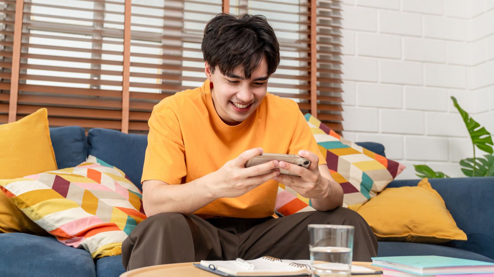 5 Mobile Gaming Accessories Worth Adding To Your Kit - AOL