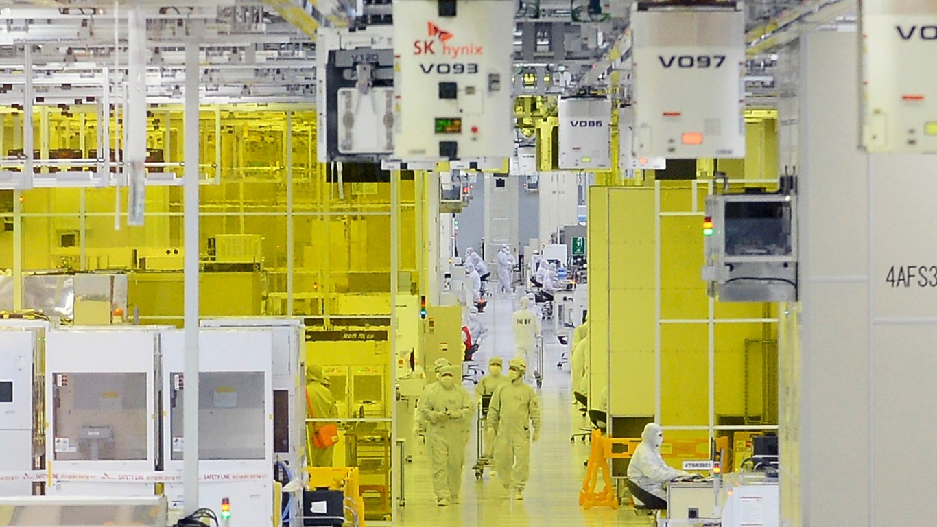 Semiconductor Panel Processing ASML Vs. Taiwan Semiconductor: Who Can More Fully Satisfy AI Demand? - AOL