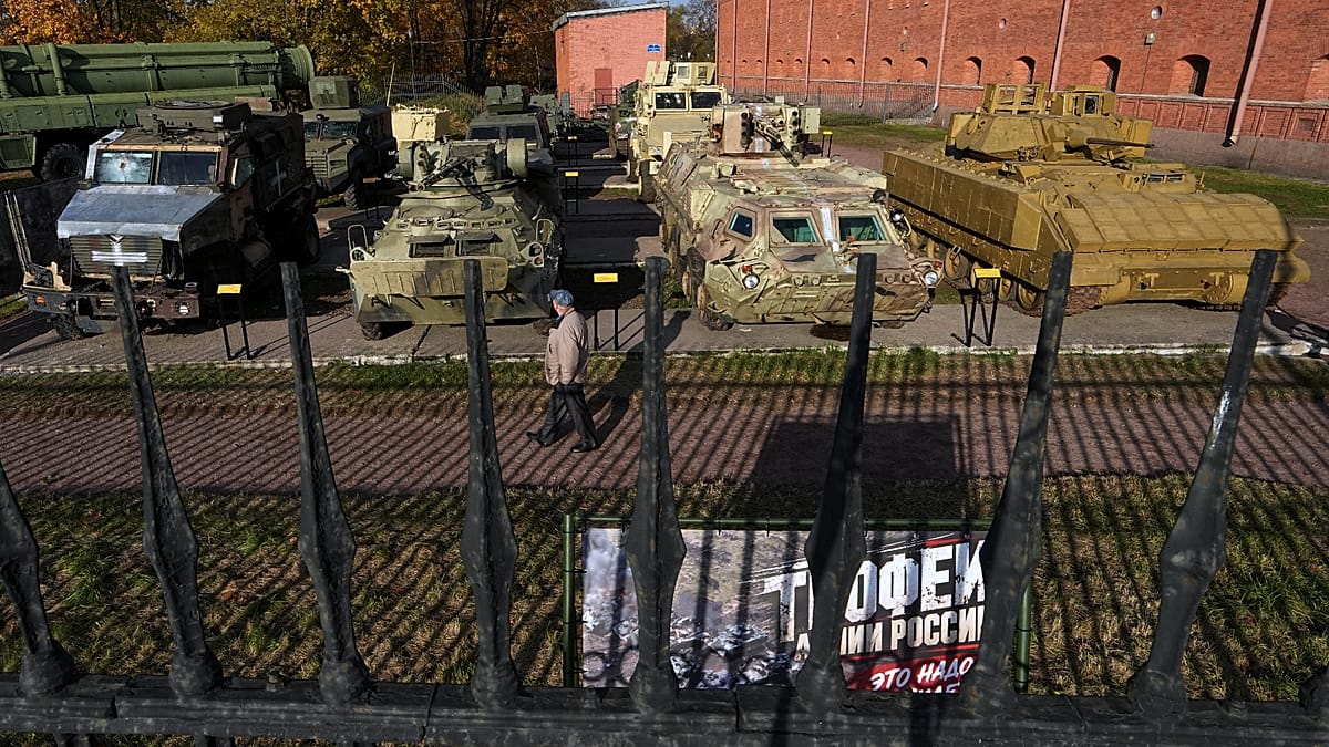 Soviet Aaa Russian strikes kill 7 in Ukraine after US envoy meets Putin - AOL