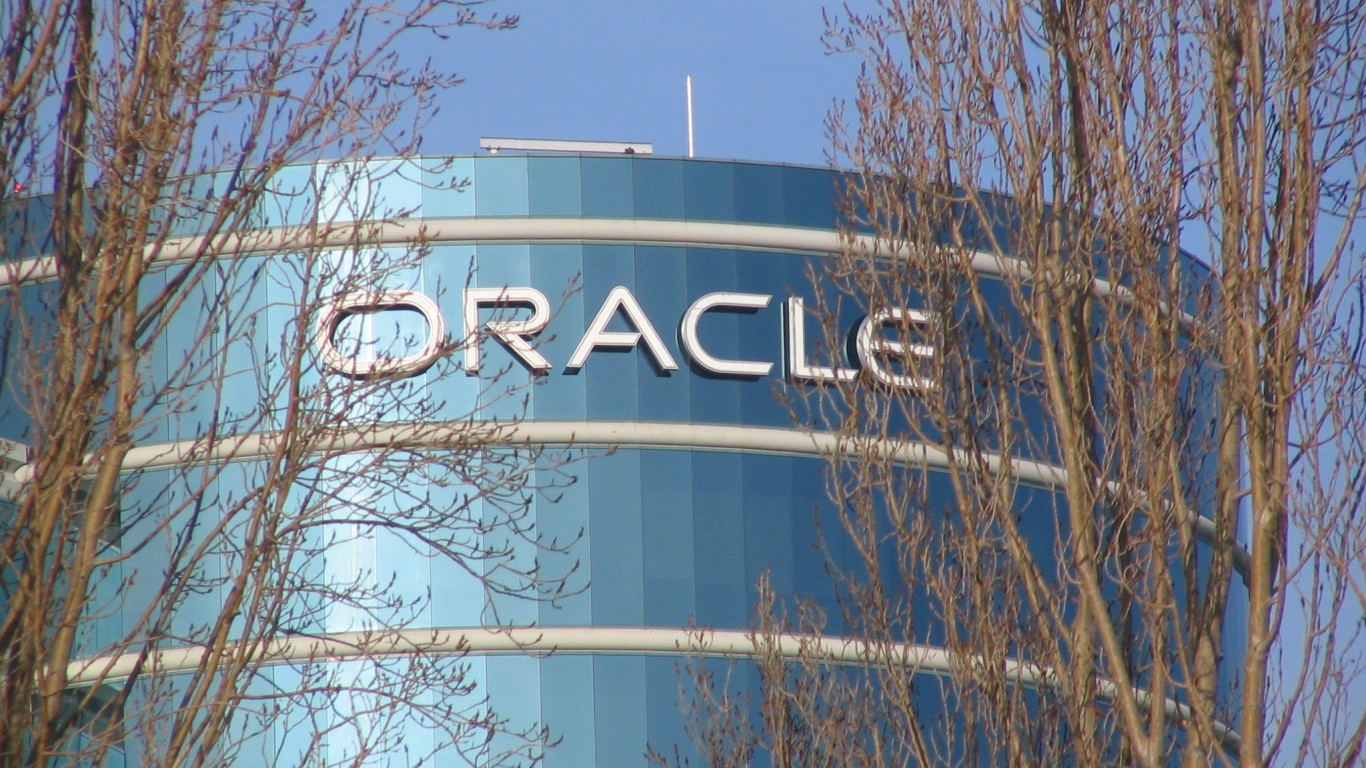 Oracle Vs. Microsoft: How The Wildcard AI Spender Plans to Disrupt - AOL