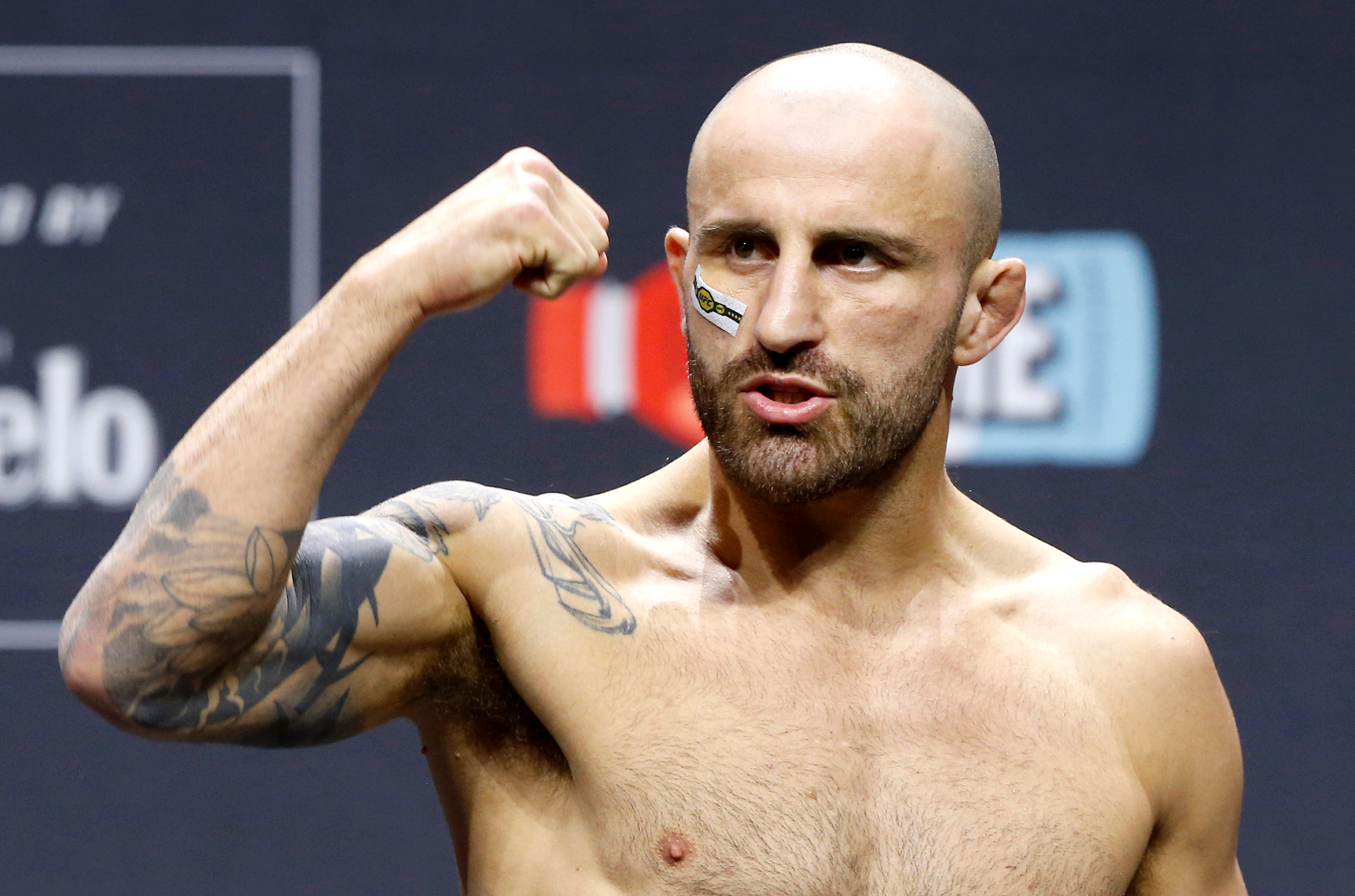 Volkanovski embraces age questions as unbeaten Evloev awaits his ...