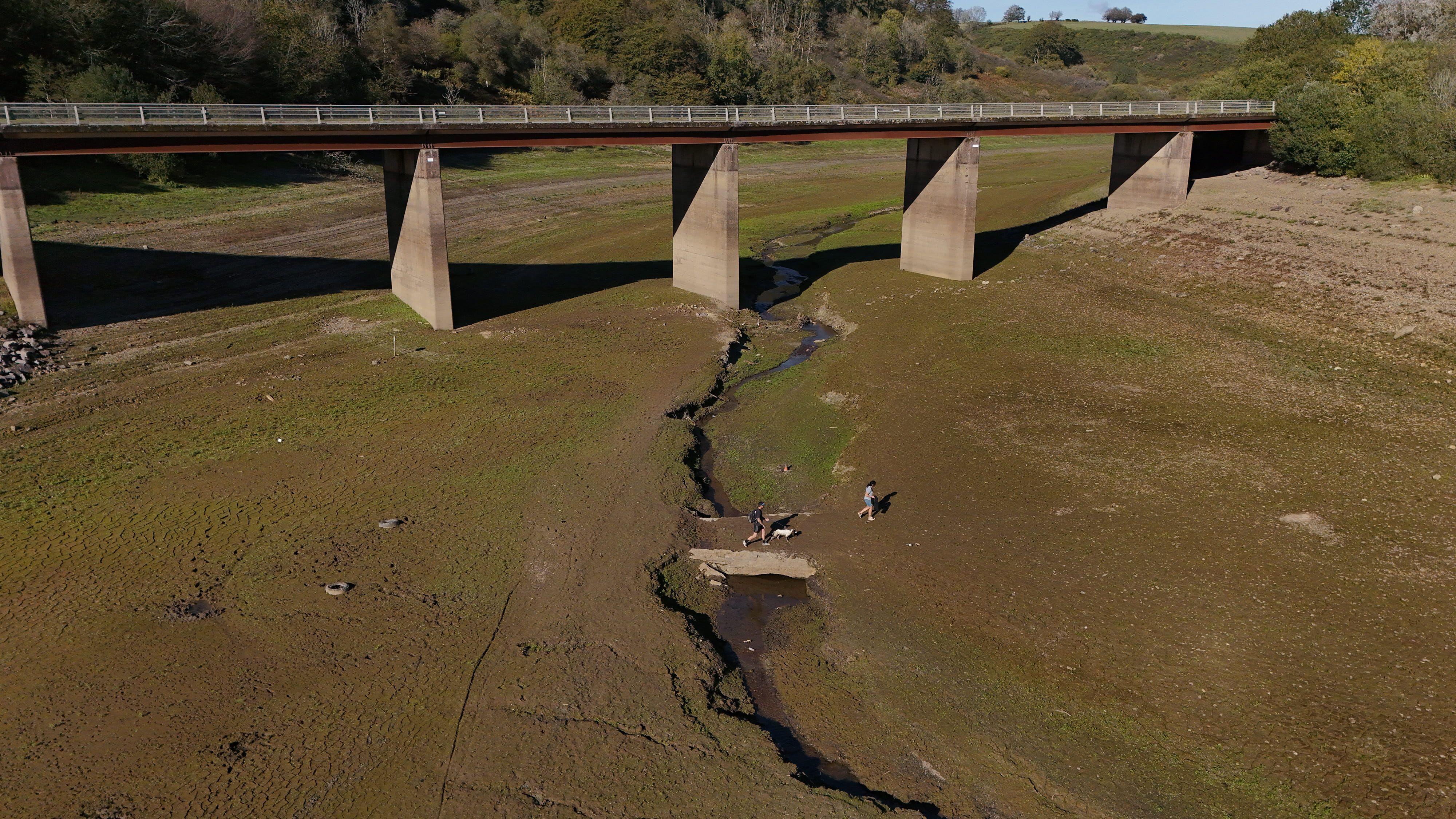 Satellite images reveal scale of reservoir's decline