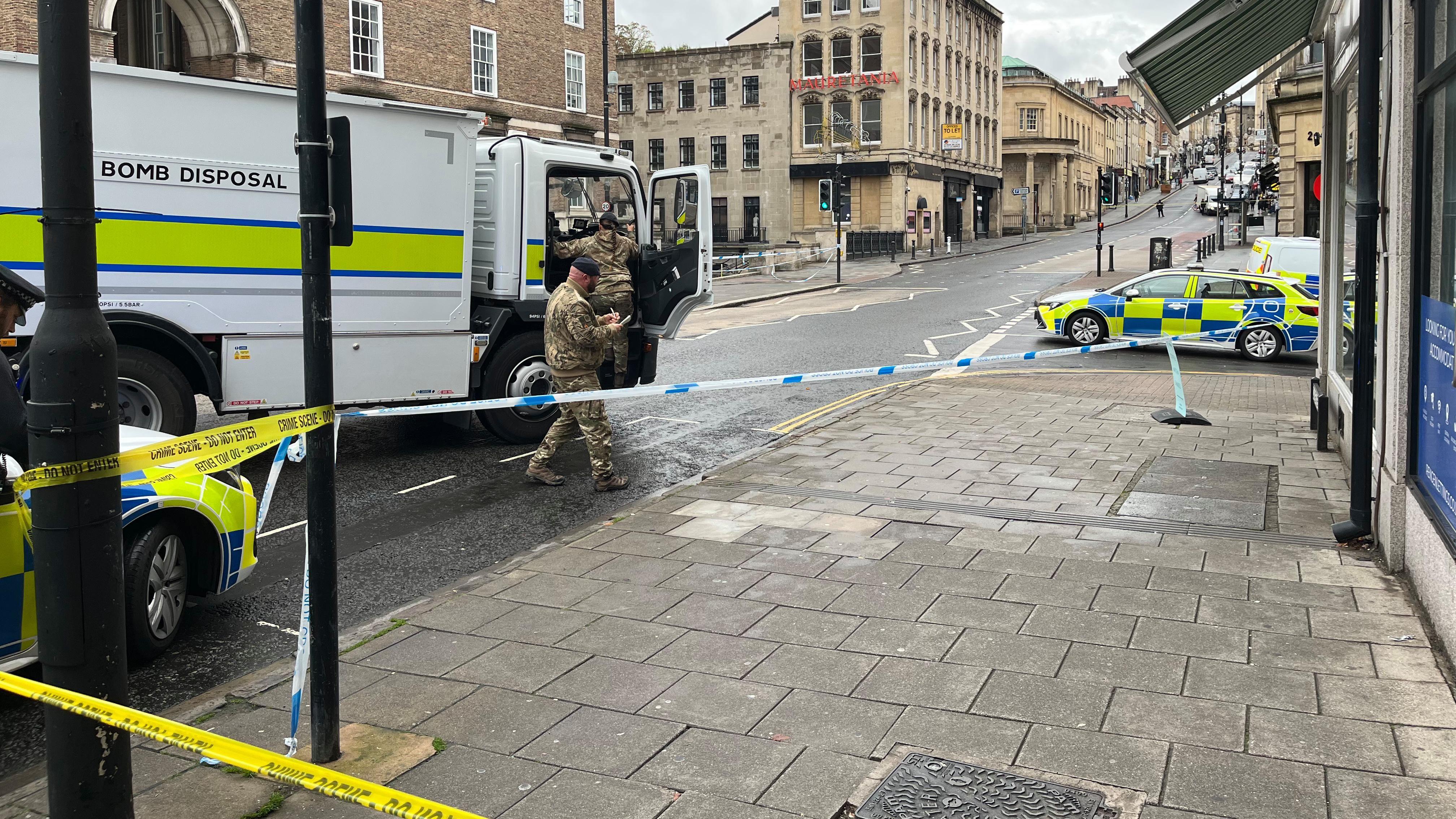 Bomb squad neutralise 'suspicious' item - AOL