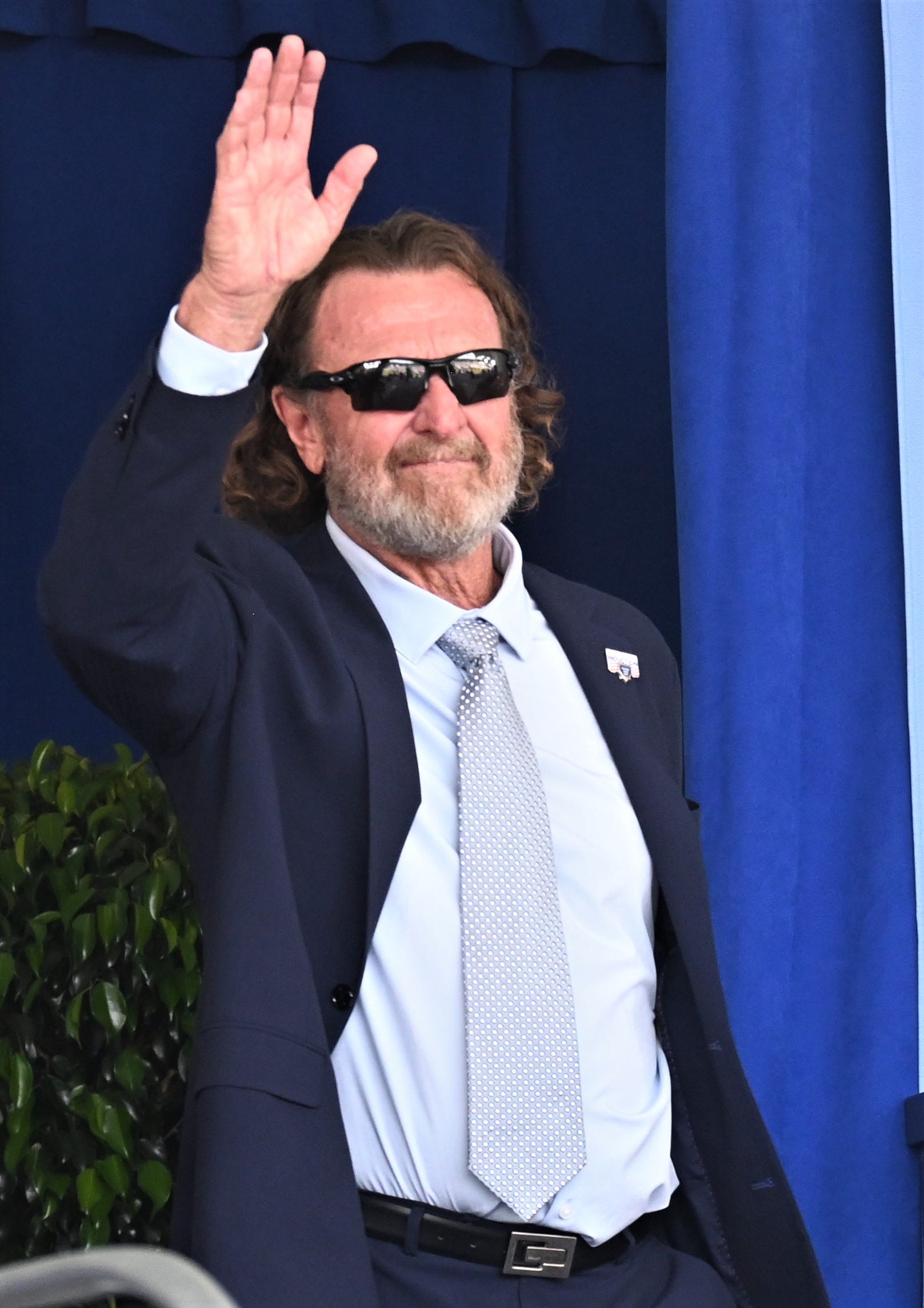 Egame Icon Who is throwing first pitch for World Series Game 1? Brewers call on ...