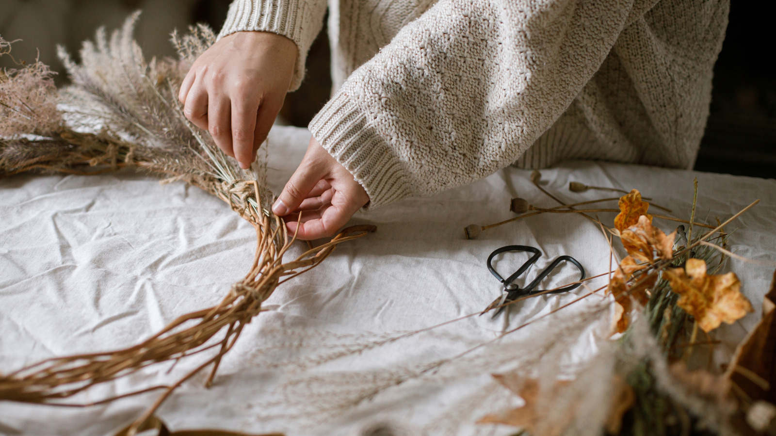 Innocuous Objects If You Have Clothespins You Can Make The Cutest Fall Wreath Full Of ...