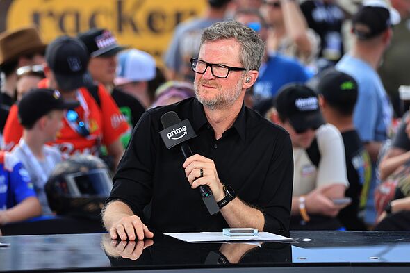 AUTO: MAY 31 NASCAR Cup Series Cracker Barrel 400