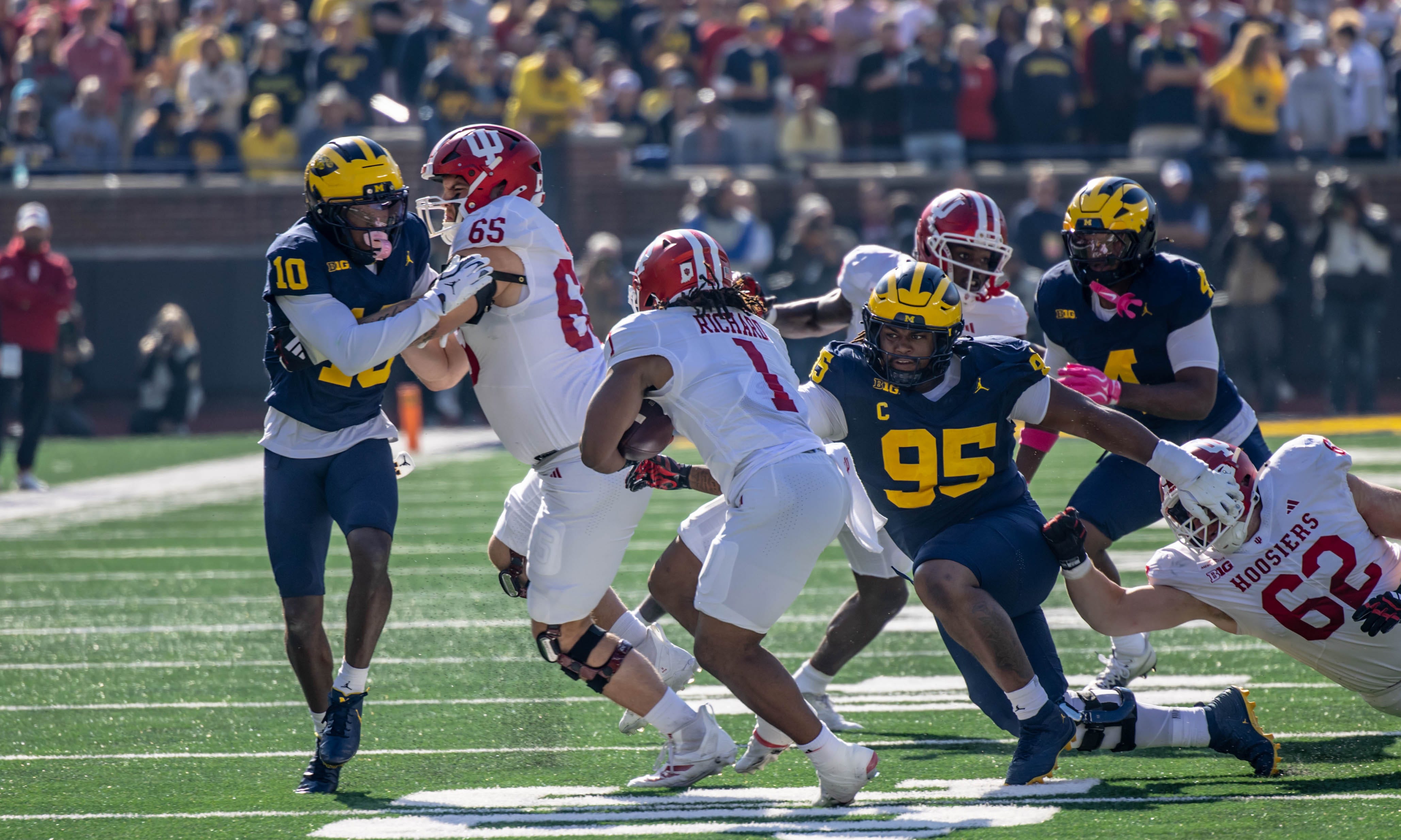 Michigan football has two ranked foes left in US LBM Coaches Poll