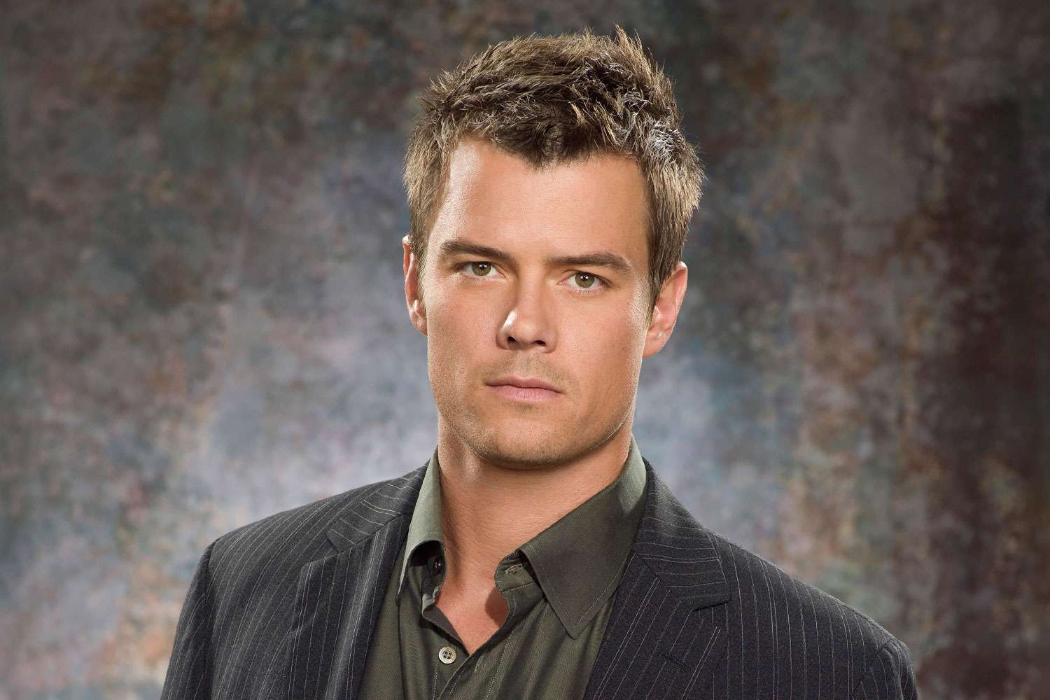 Josh Duhamel Reveals the High-Ticket Item He Kept from His Time Starring on “Las Vegas” (Exclusive)