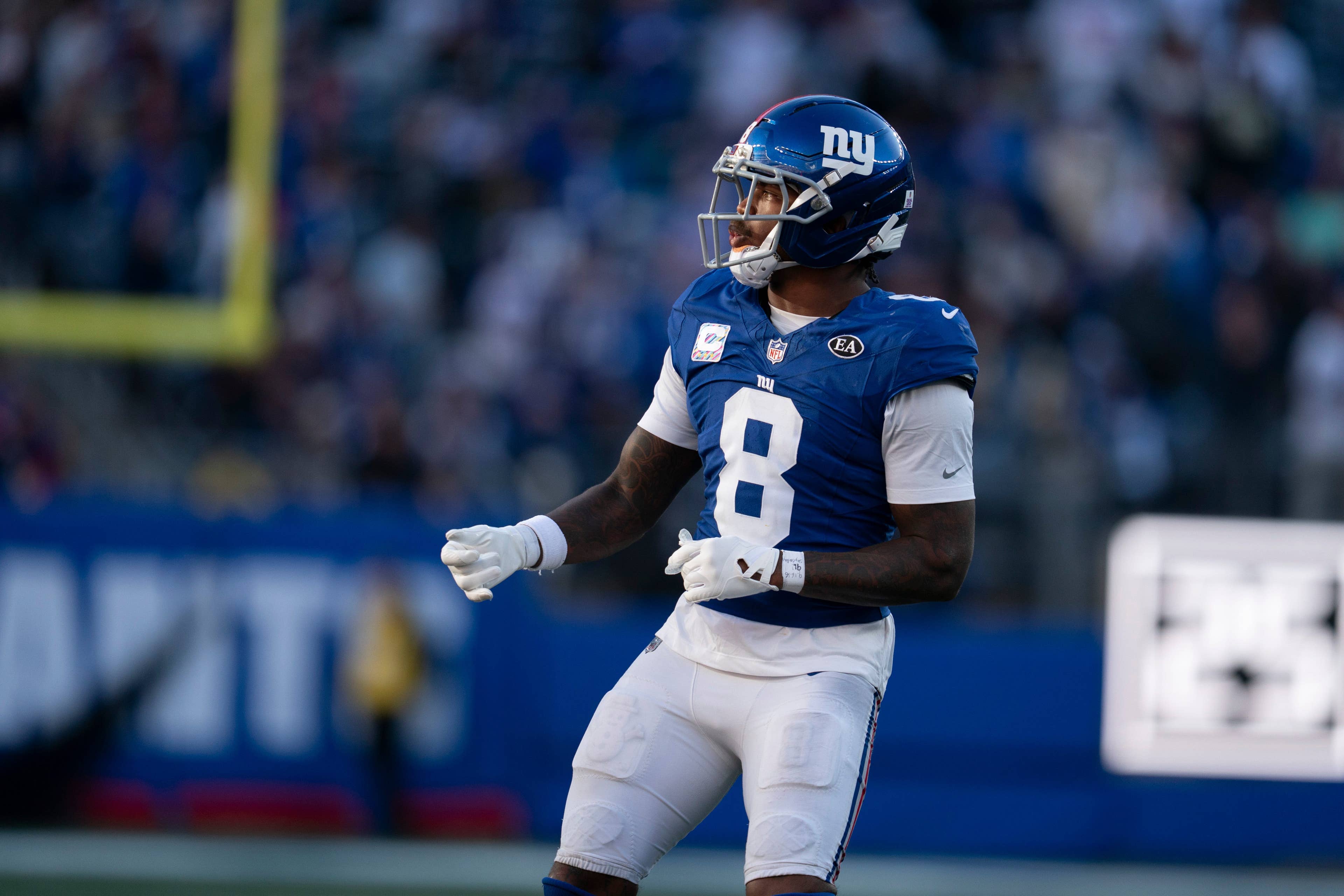 Giants Rule Out Holland as Injuries Pile Up on Defense - AOL