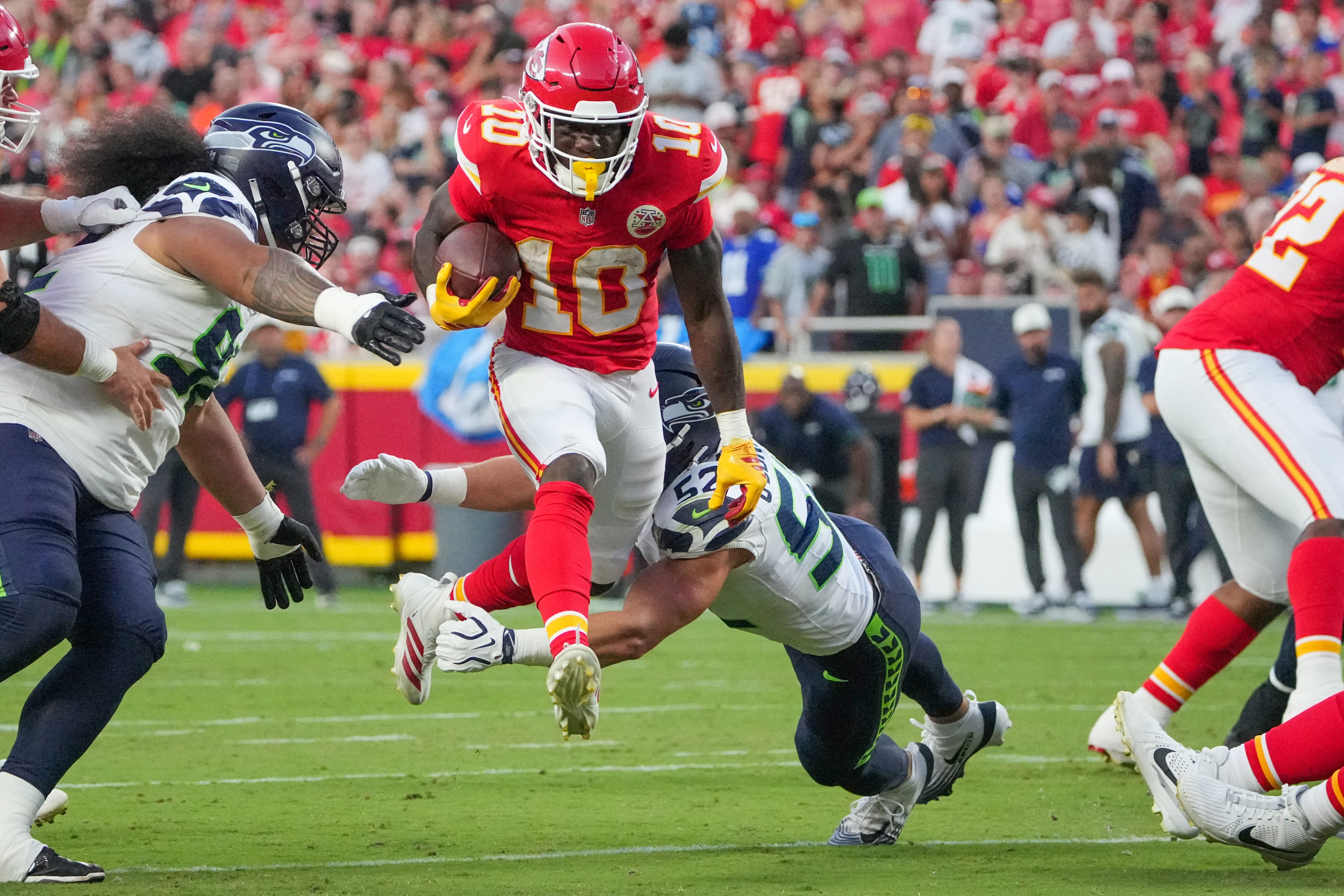 What channel is Chiefs-Seahawks Sunday Night Football game tonight? Time, stream