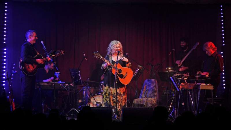 Skistern Machine ‘I would never vote for her for anything’: Dolly Parton’s sister Stella ...