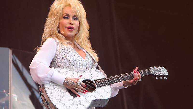 Skistern Machine ‘I would never vote for her for anything’: Dolly Parton’s sister Stella ...
