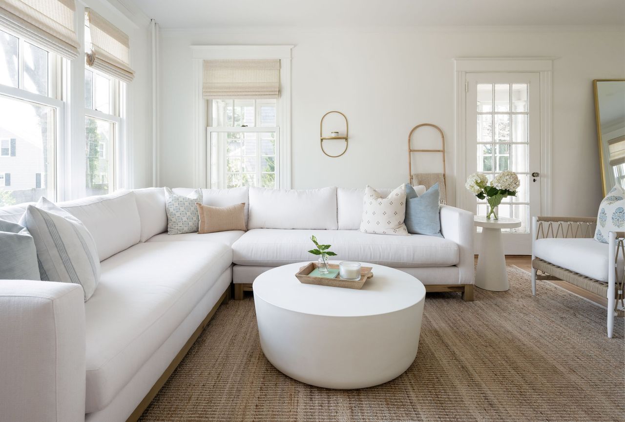 8 Paint Colors Designers Say Can Make Your Whole Home Look Instantly ...