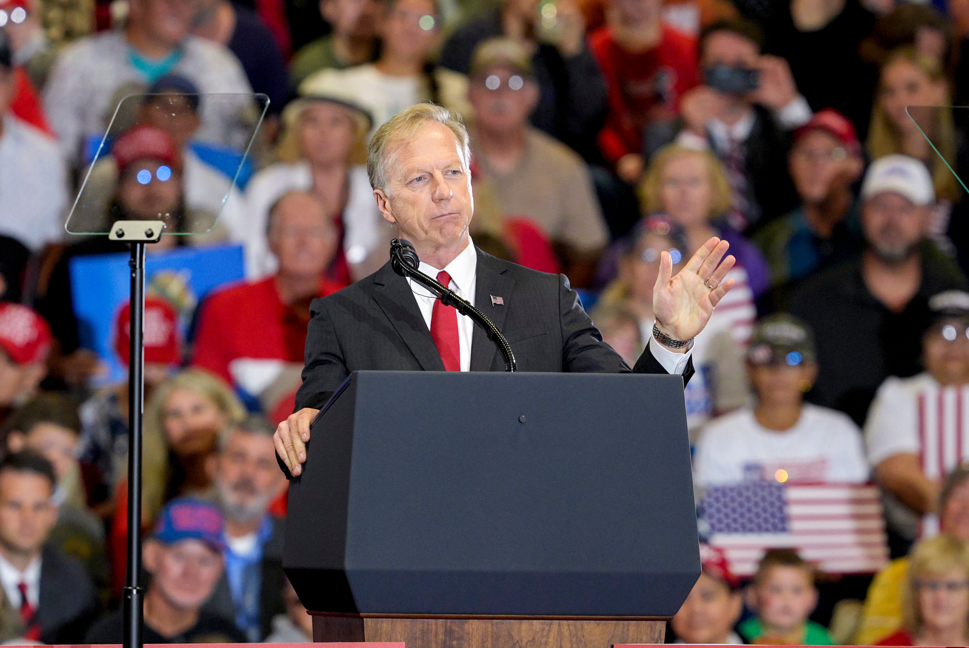 Democratic socialist Thomas challenges Hern for Oklahoma U.S. Senate seat